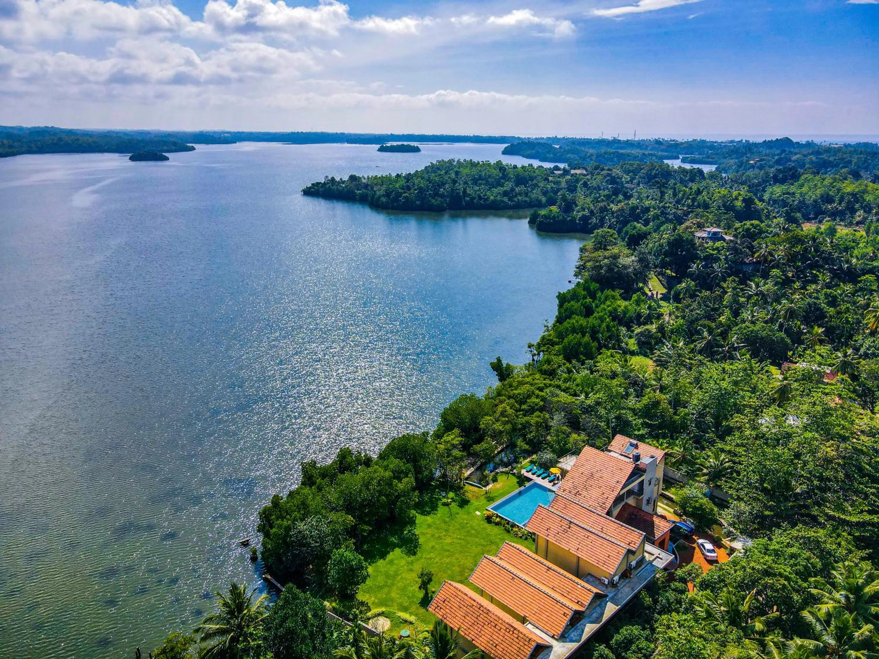 Bird's eye view in Moi Koggala by DBI - Free drop off to the beach