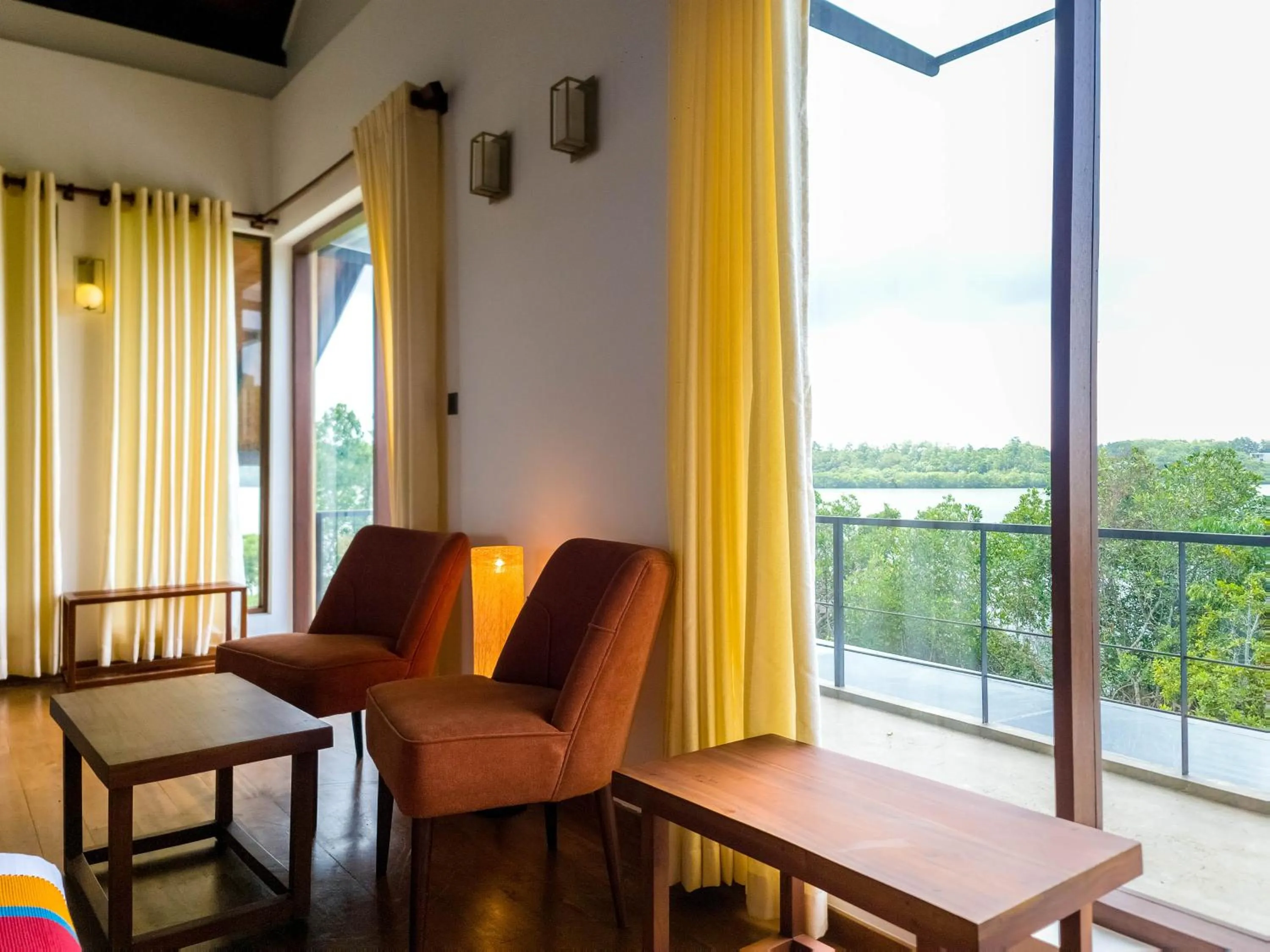 Lake view in Moi Koggala by DBI - Free drop off to the beach