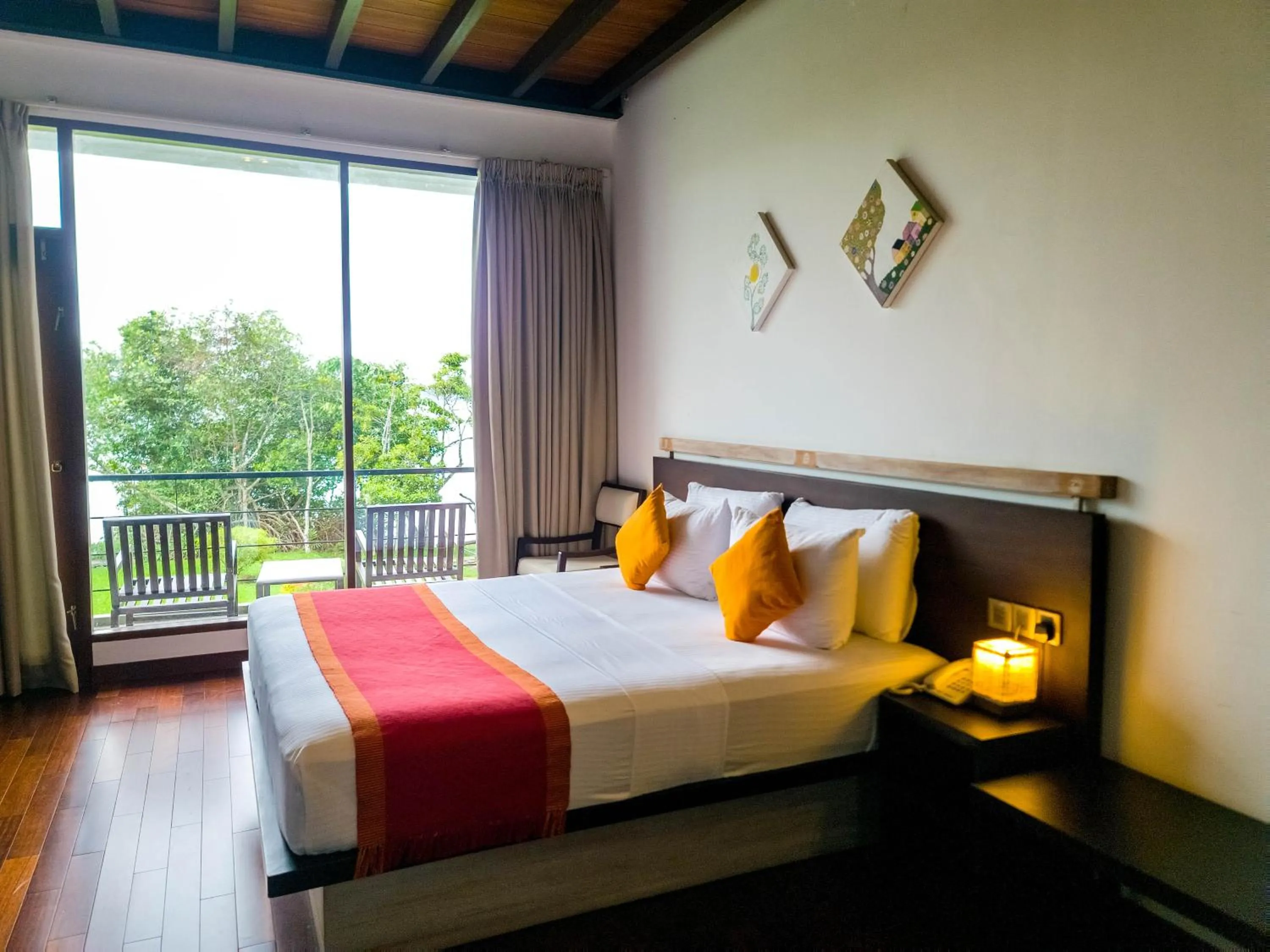 Bed in Moi Koggala by DBI - Free drop off to the beach