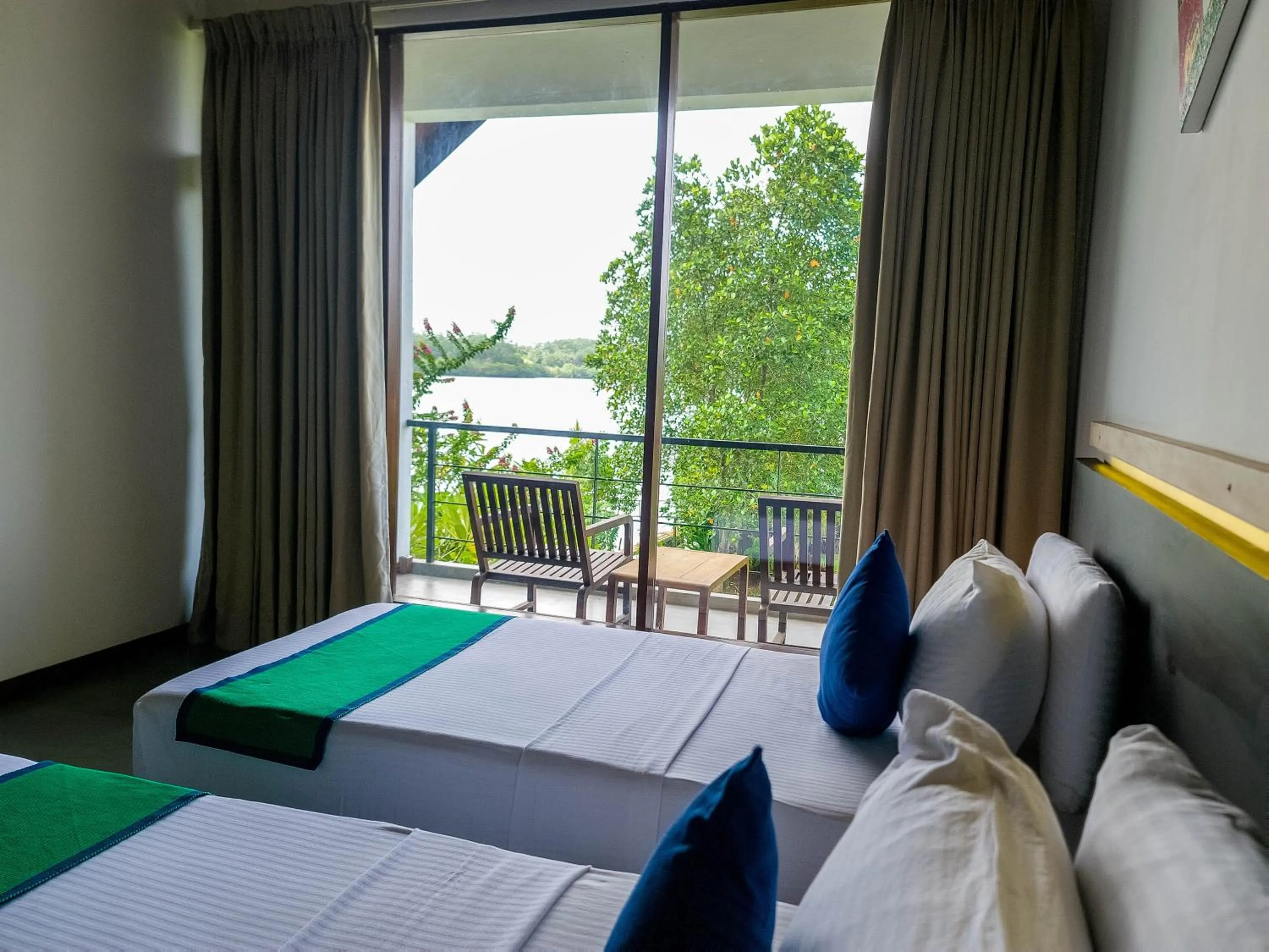 Bedroom, Bed in Moi Koggala by DBI - Free drop off to the beach