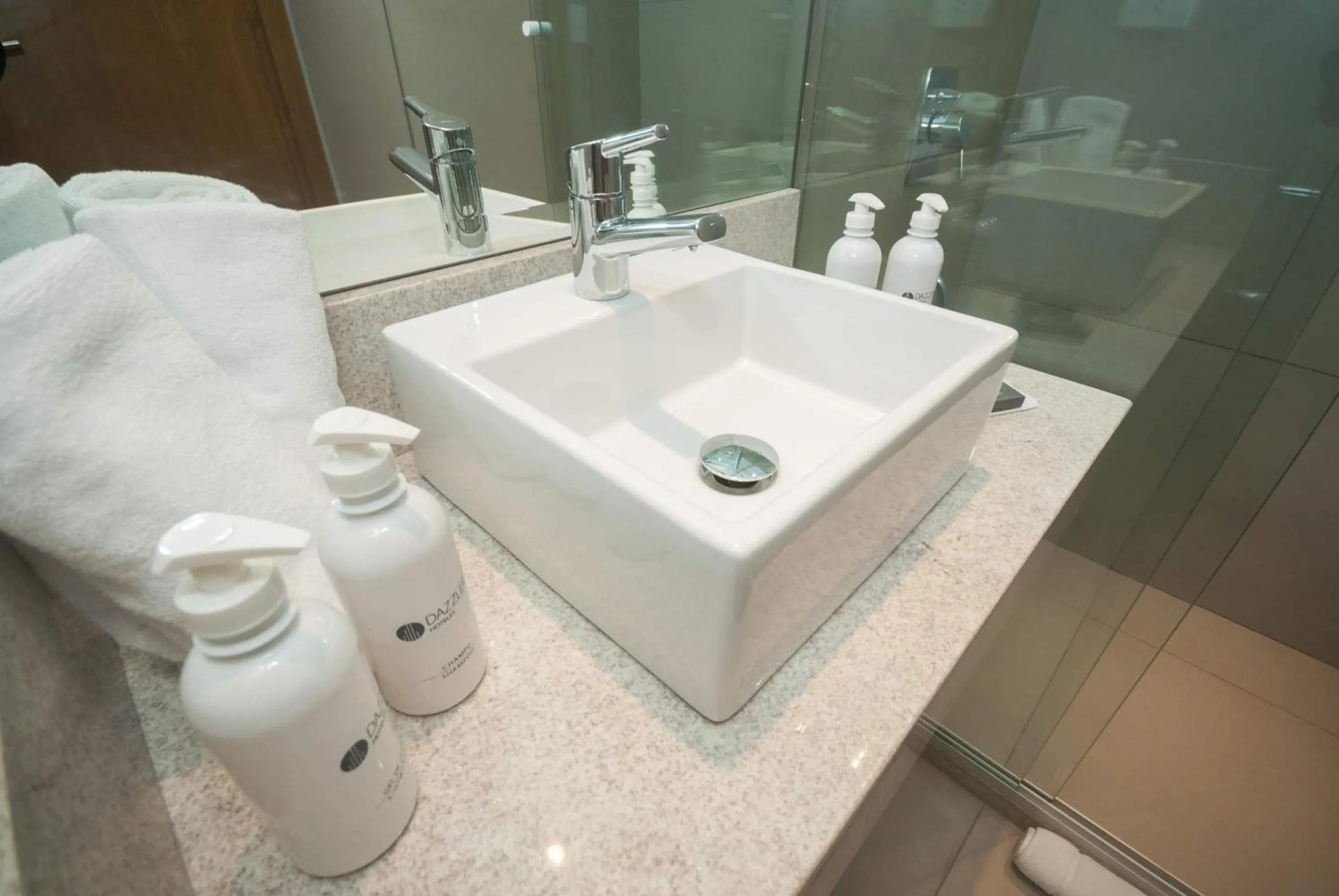 Bathroom in Dazzler by Wyndham Ciudad del Este