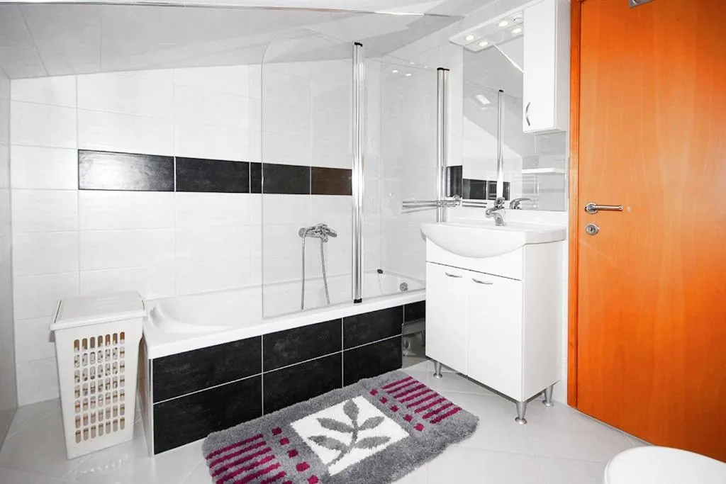 Bathroom in Istriensonne - Apartments Veruda mit Grillterrasse