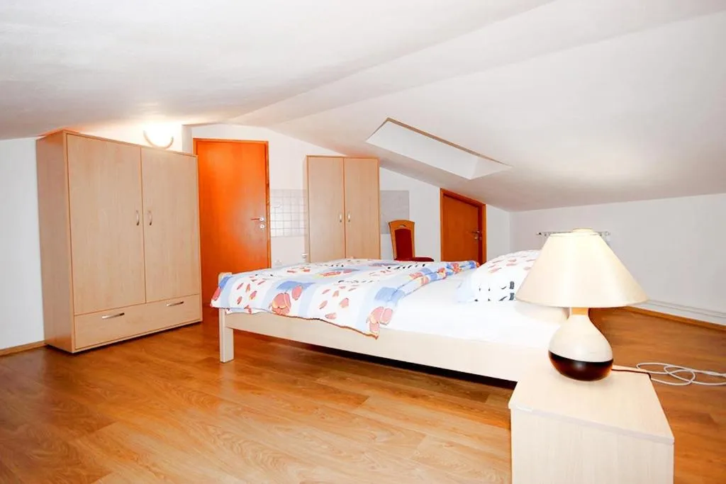 Bed in Istriensonne - Apartments Veruda mit Grillterrasse