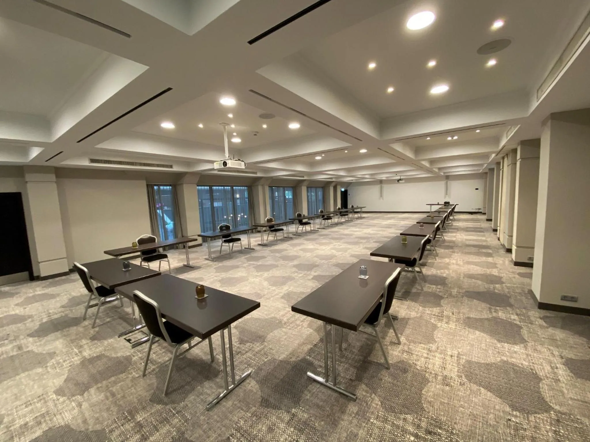 Meeting/conference room in Crowne Plaza Hamburg-City Alster by IHG