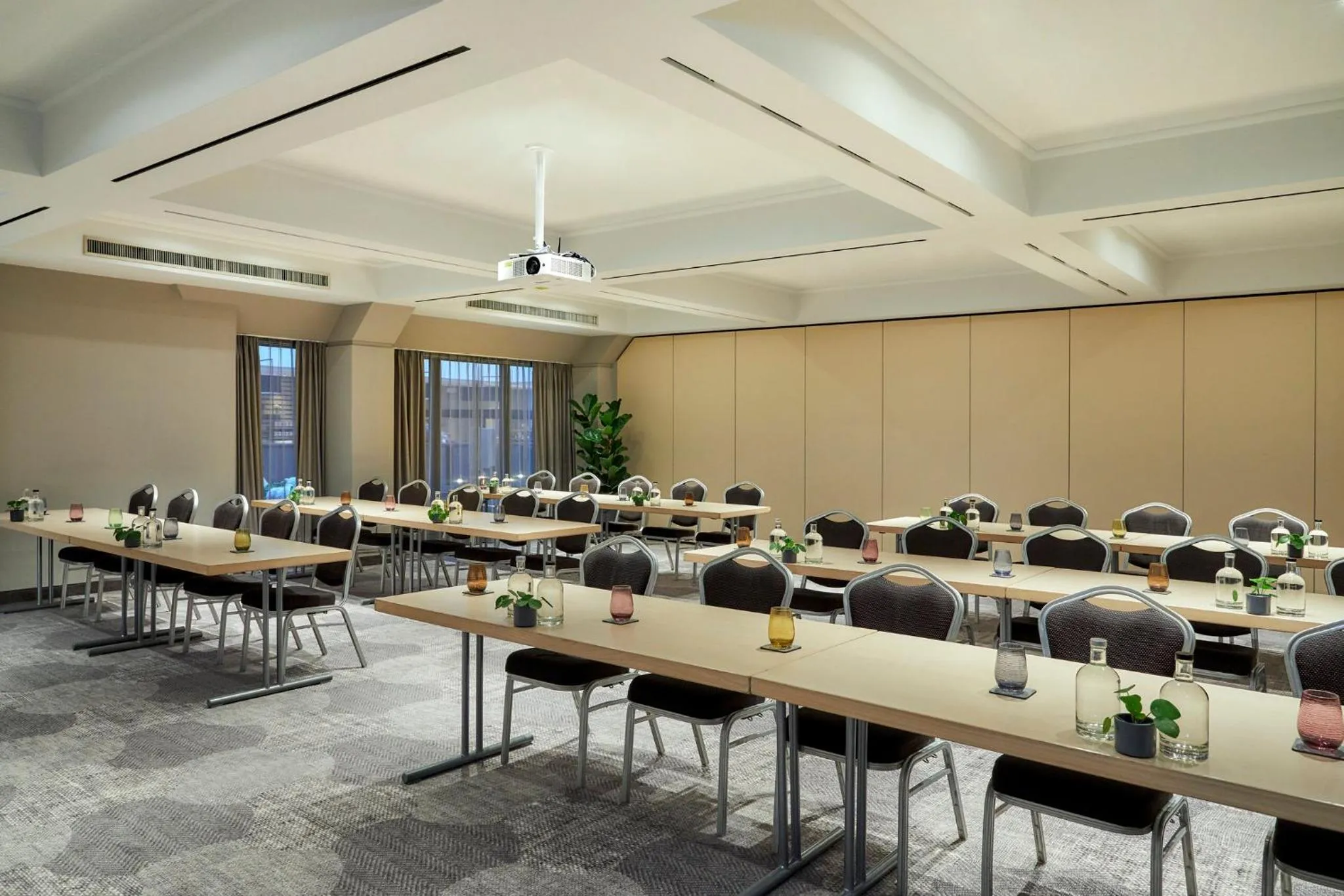 Meeting/conference room in Crowne Plaza Hamburg-City Alster by IHG