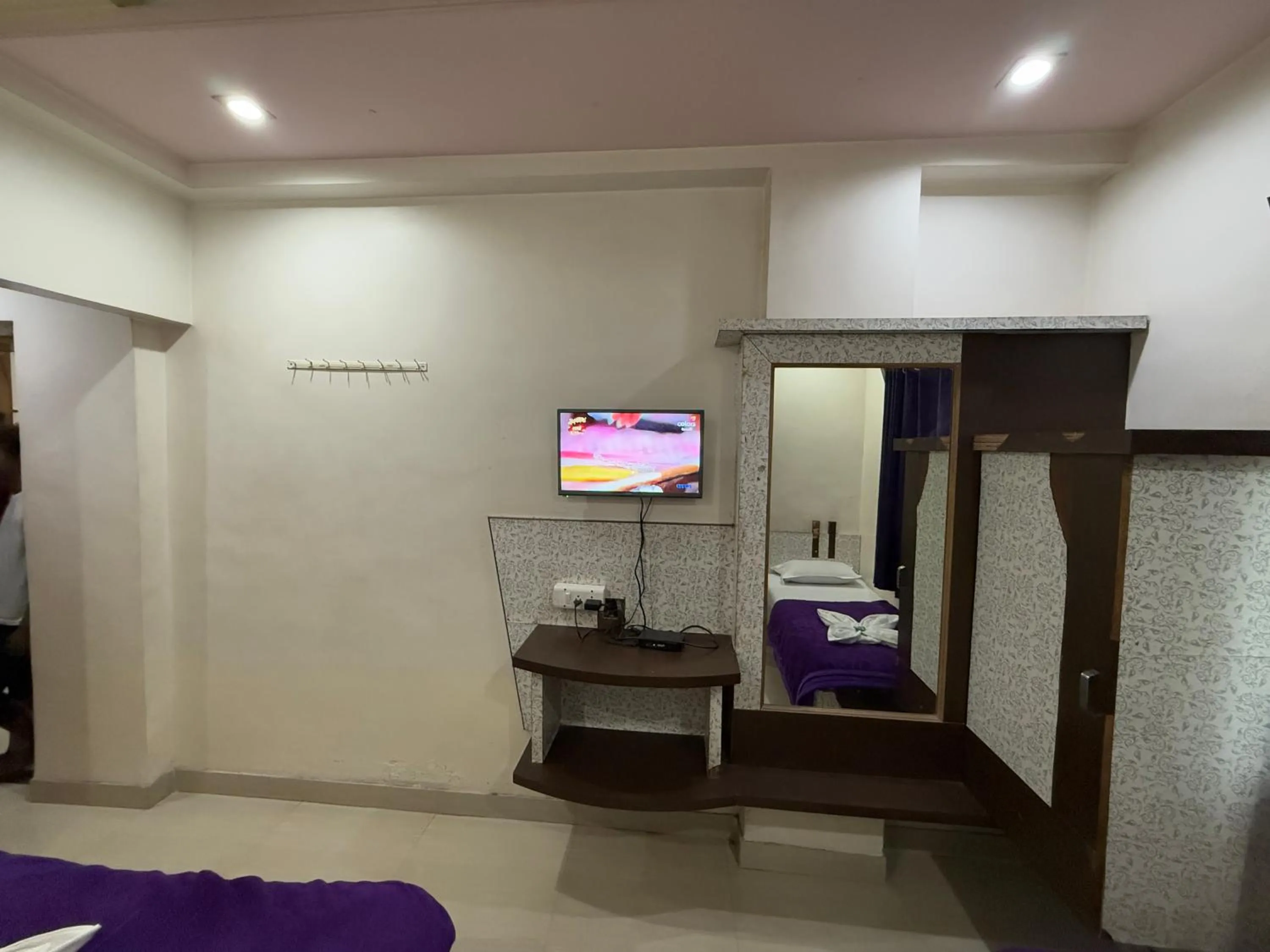 TV and multimedia, Bed in Hotel Temple Sai