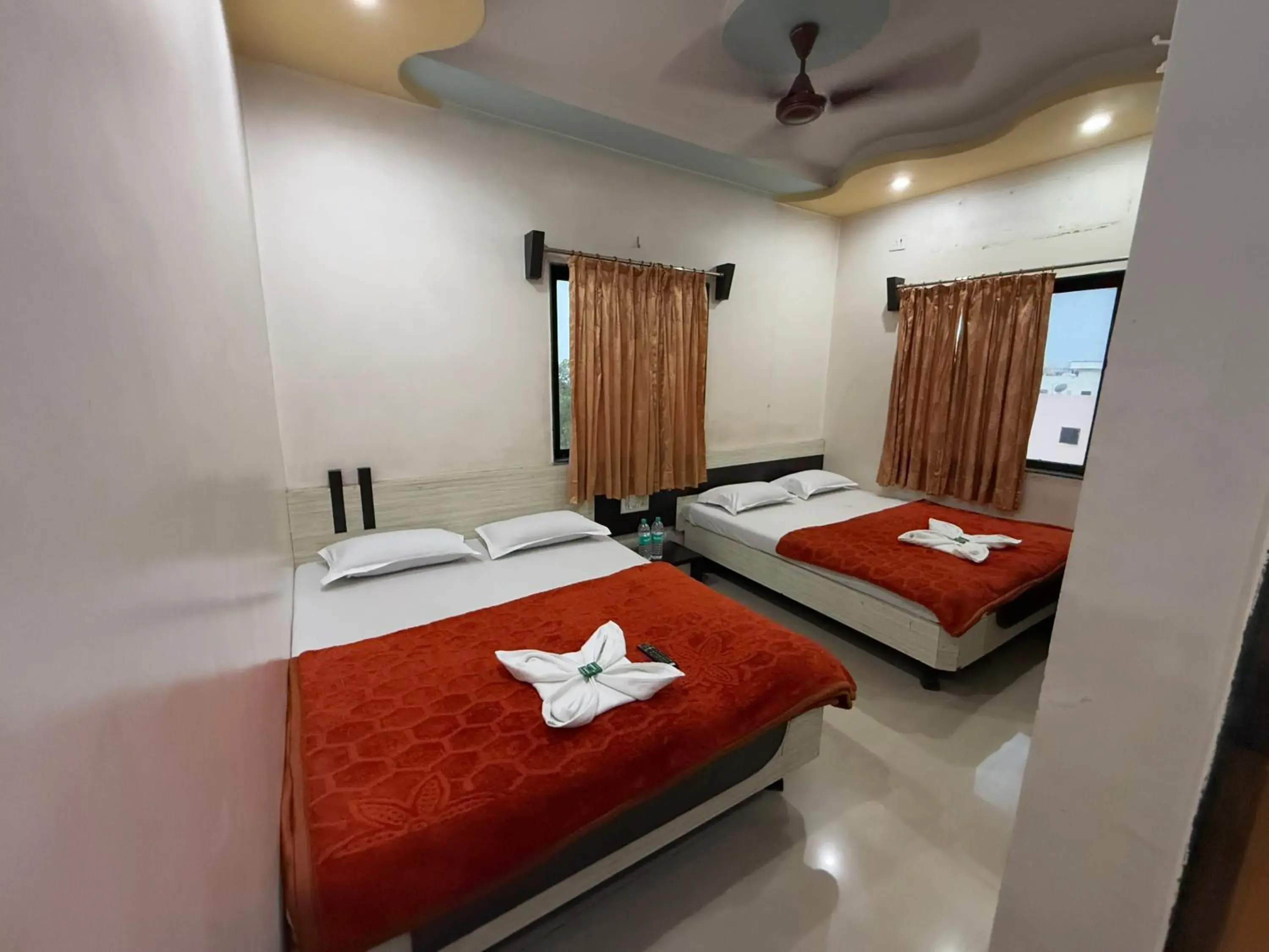 Four Bed Non AC Room in Hotel Temple Sai Four Bed Non AC Room in Hotel Temple Sai