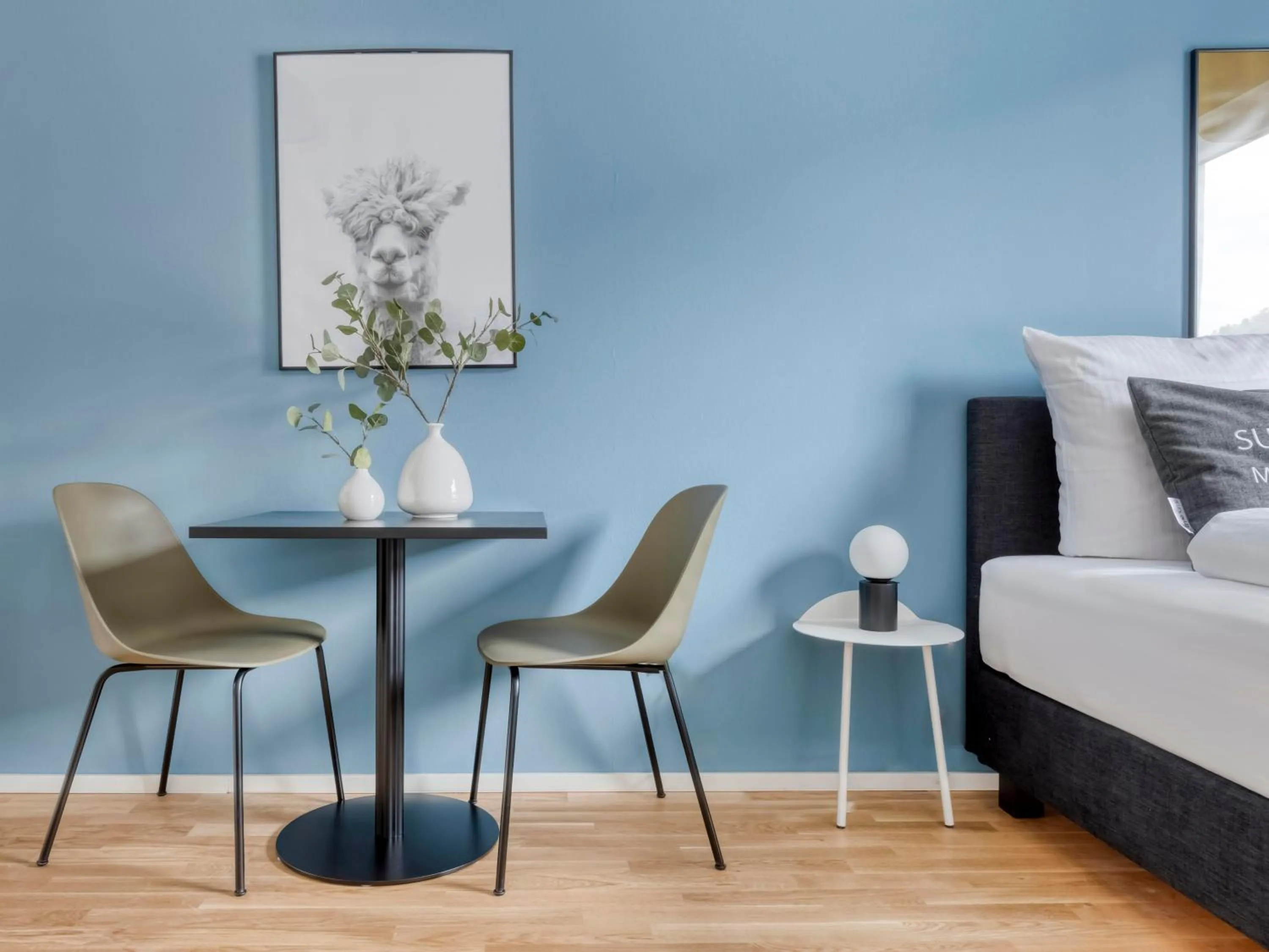 Seating area in Limehome Trier Nikolaus-Leis-Straße