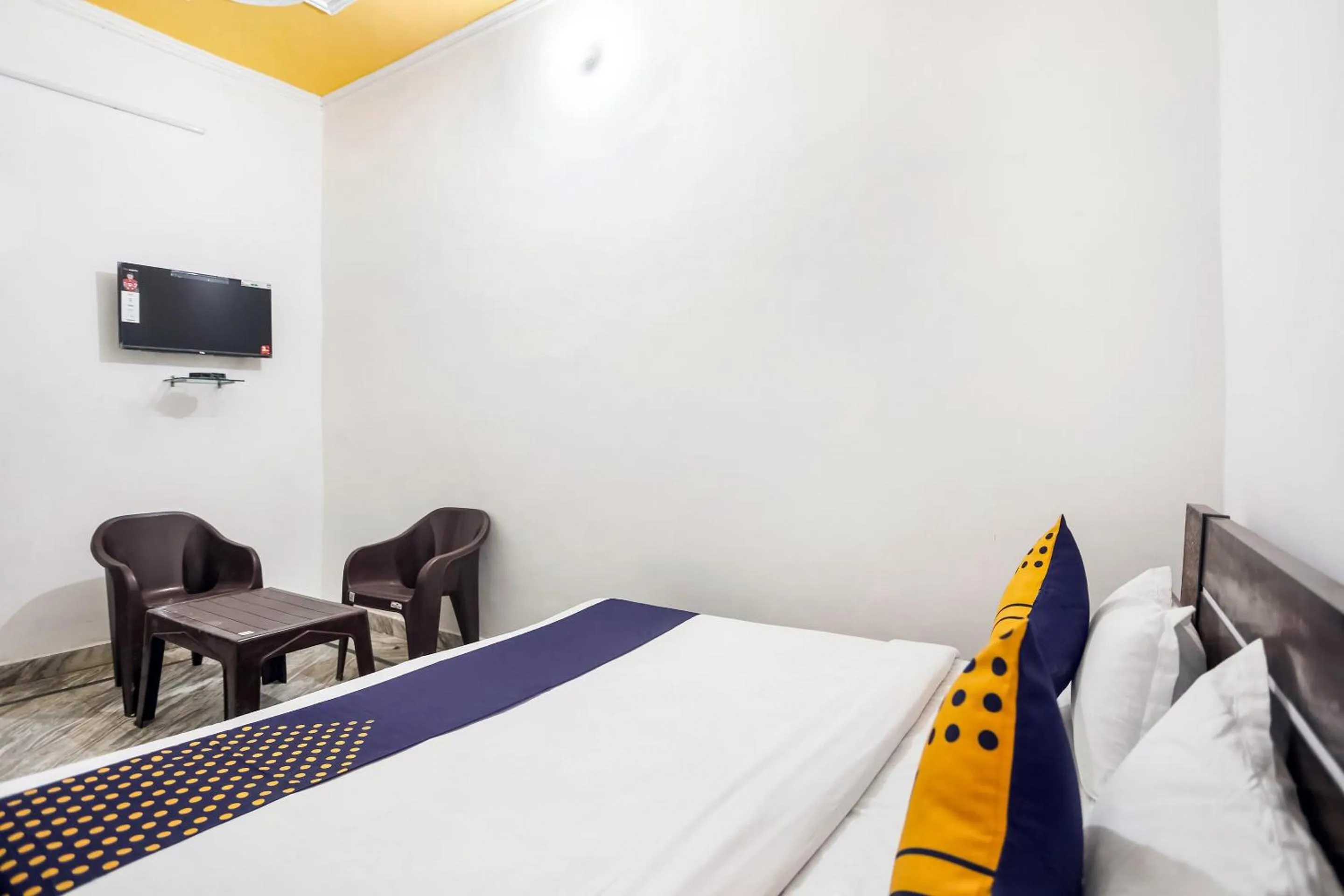 Bedroom in Hotel O by OYO Dollar