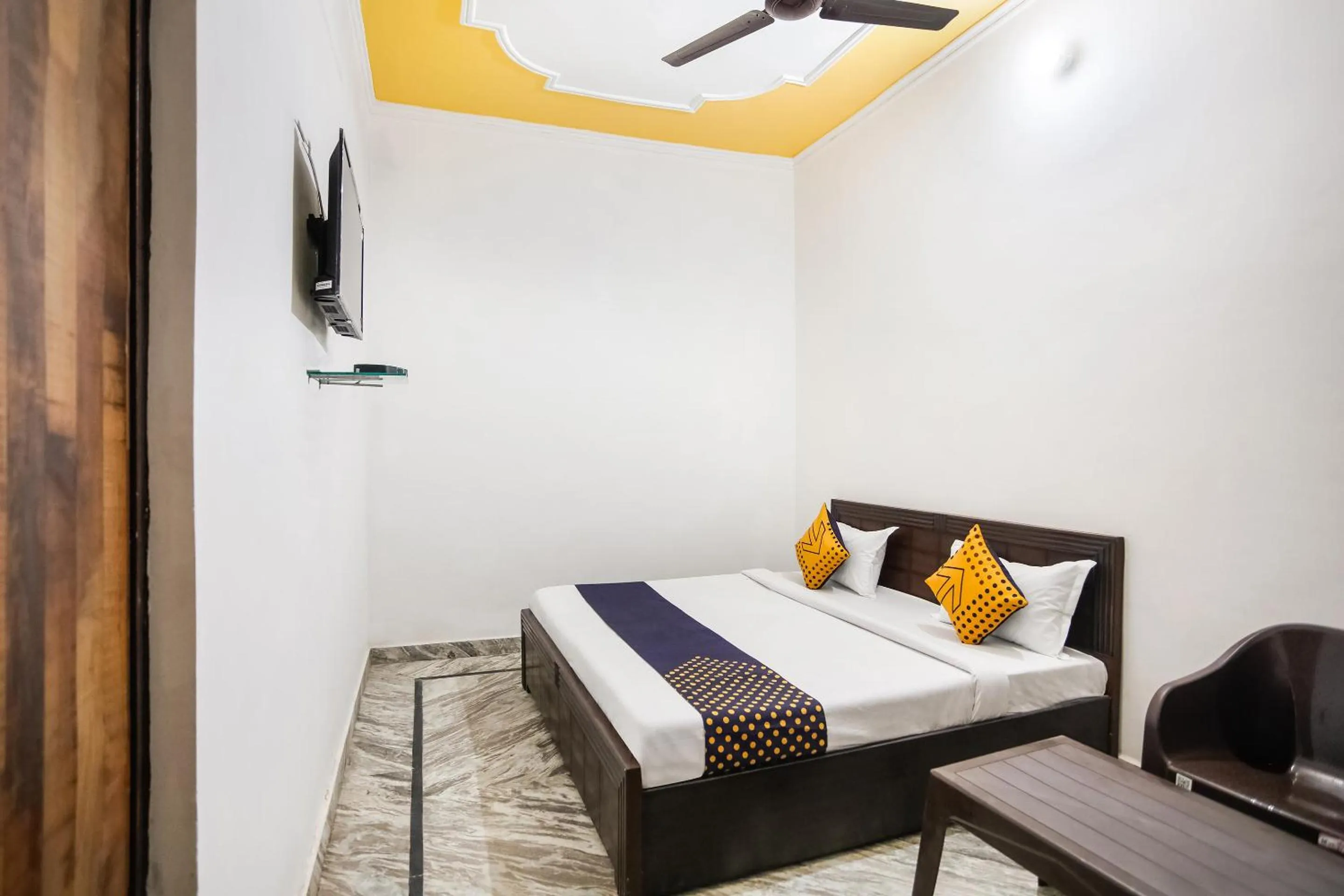 Bedroom in Hotel O by OYO Dollar