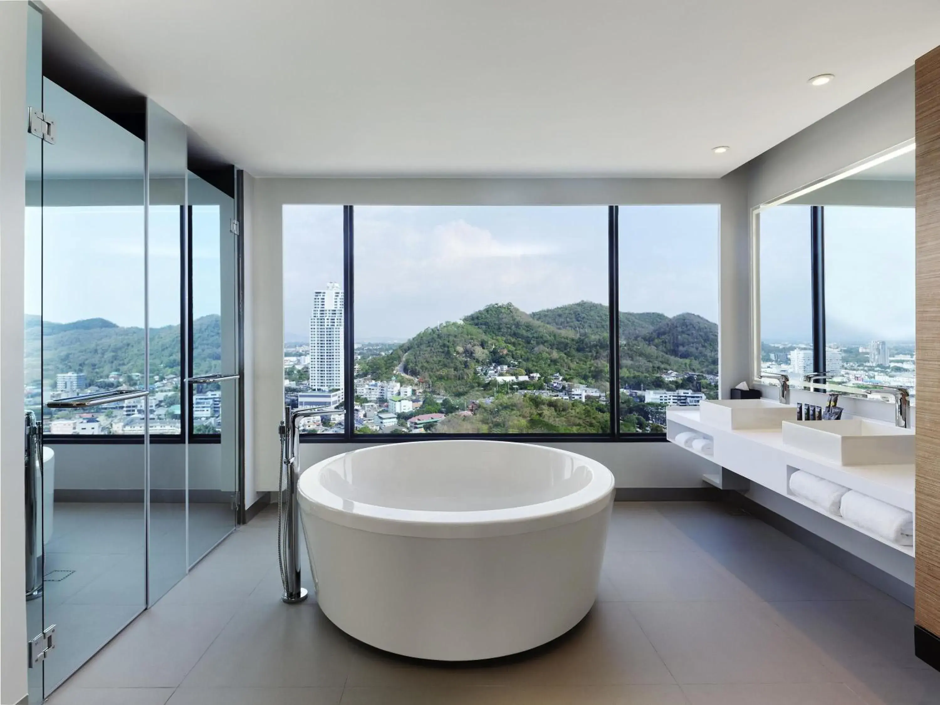 Junior Suite, Lounge Access, Balcony, Sea View - 1 King Bed in Novotel Marina Sriracha Junior Suite, Lounge Access, Balcony, Sea View - 1 King Bed in Novotel Marina Sriracha