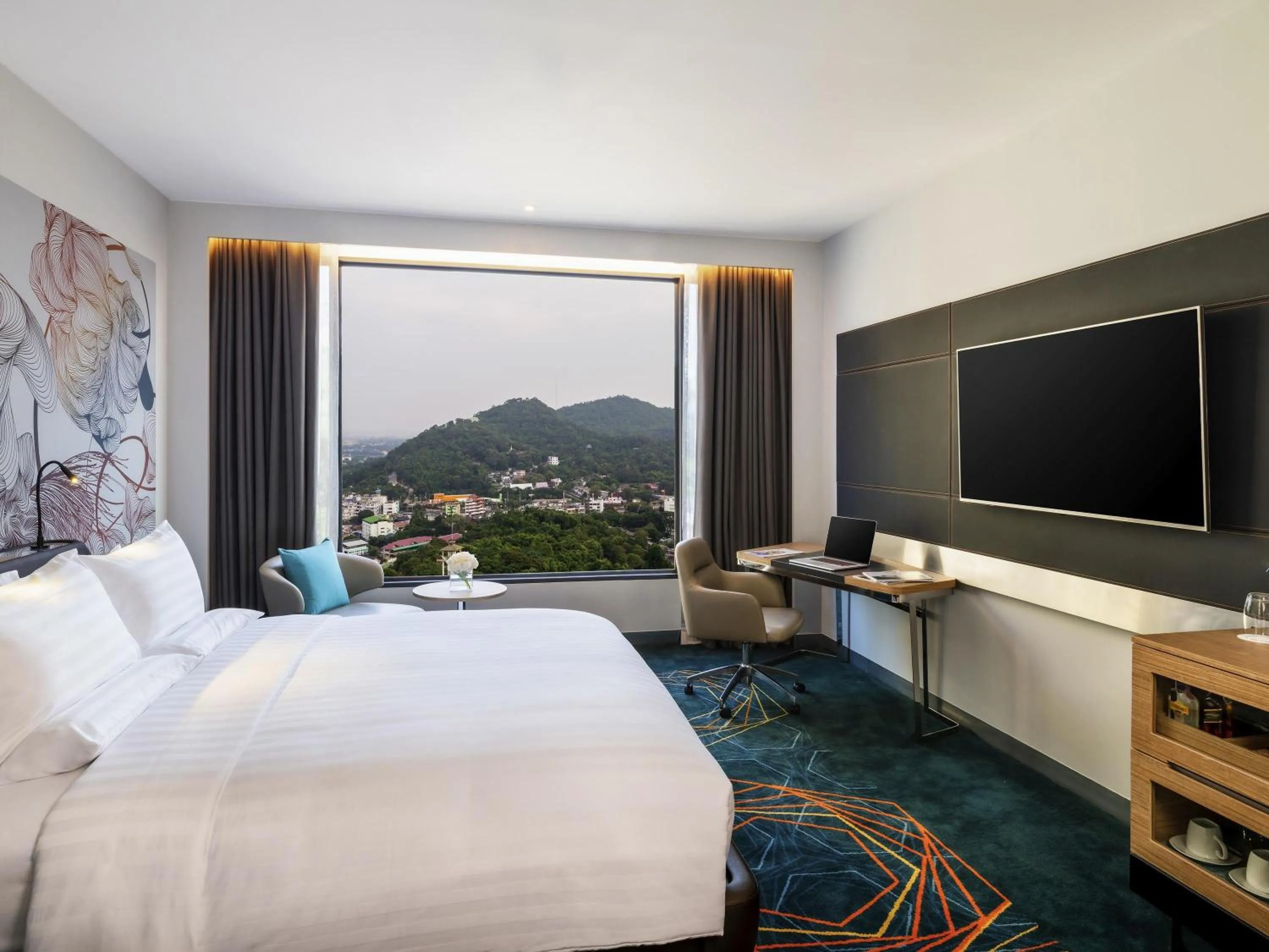 Bedroom, Bed in Novotel Marina Sriracha