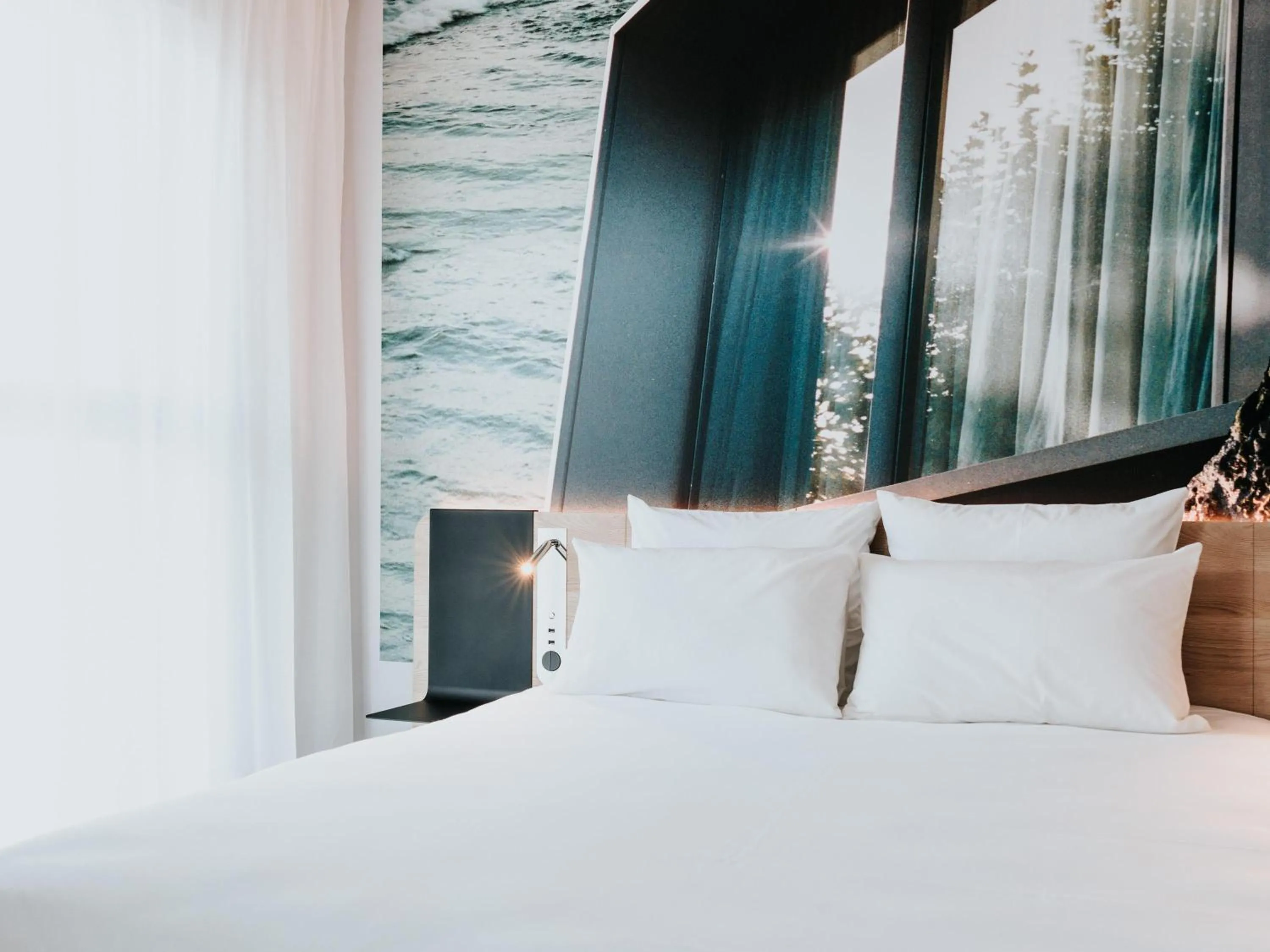 Bedroom, Bed in Novotel Angers Centre Gare