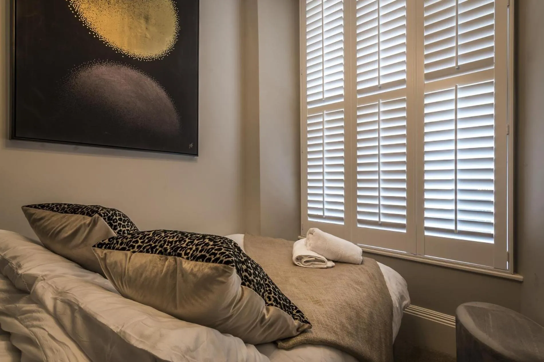 Floor plan, Bed in Pieces of Eight - 2 Bedroom Apartment - Tenby - (Windsor House)