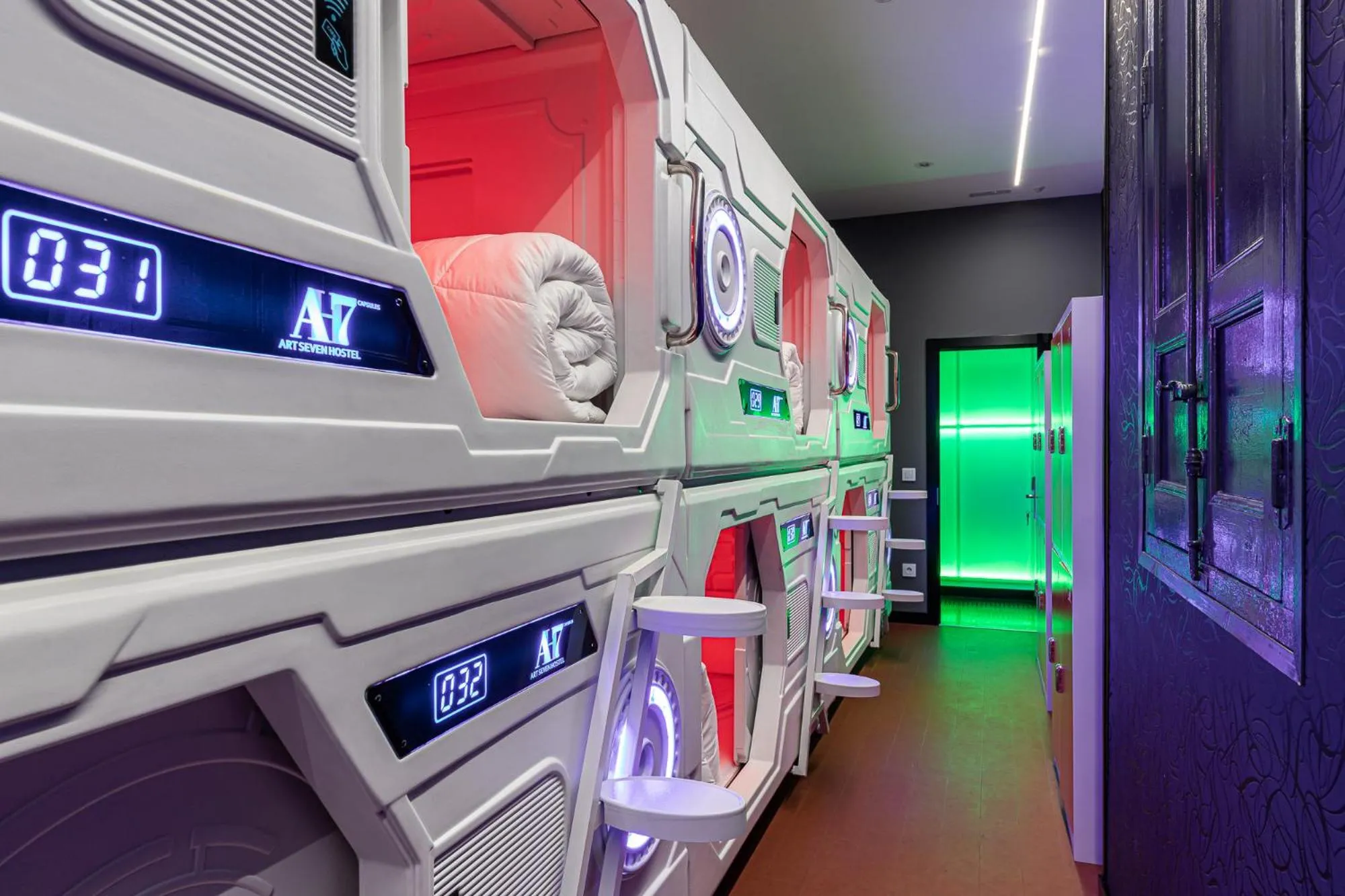 Art Seven Hostel Capsules