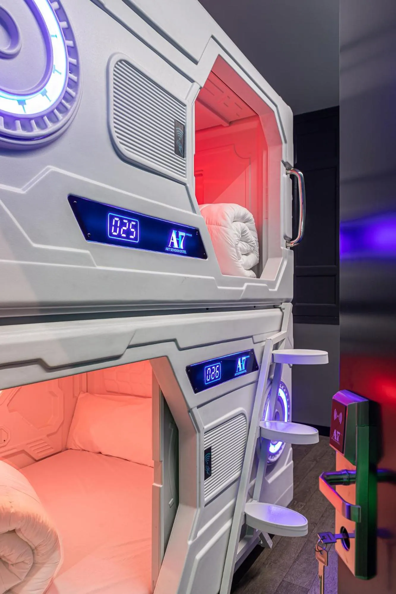 Art Seven Hostel Capsules