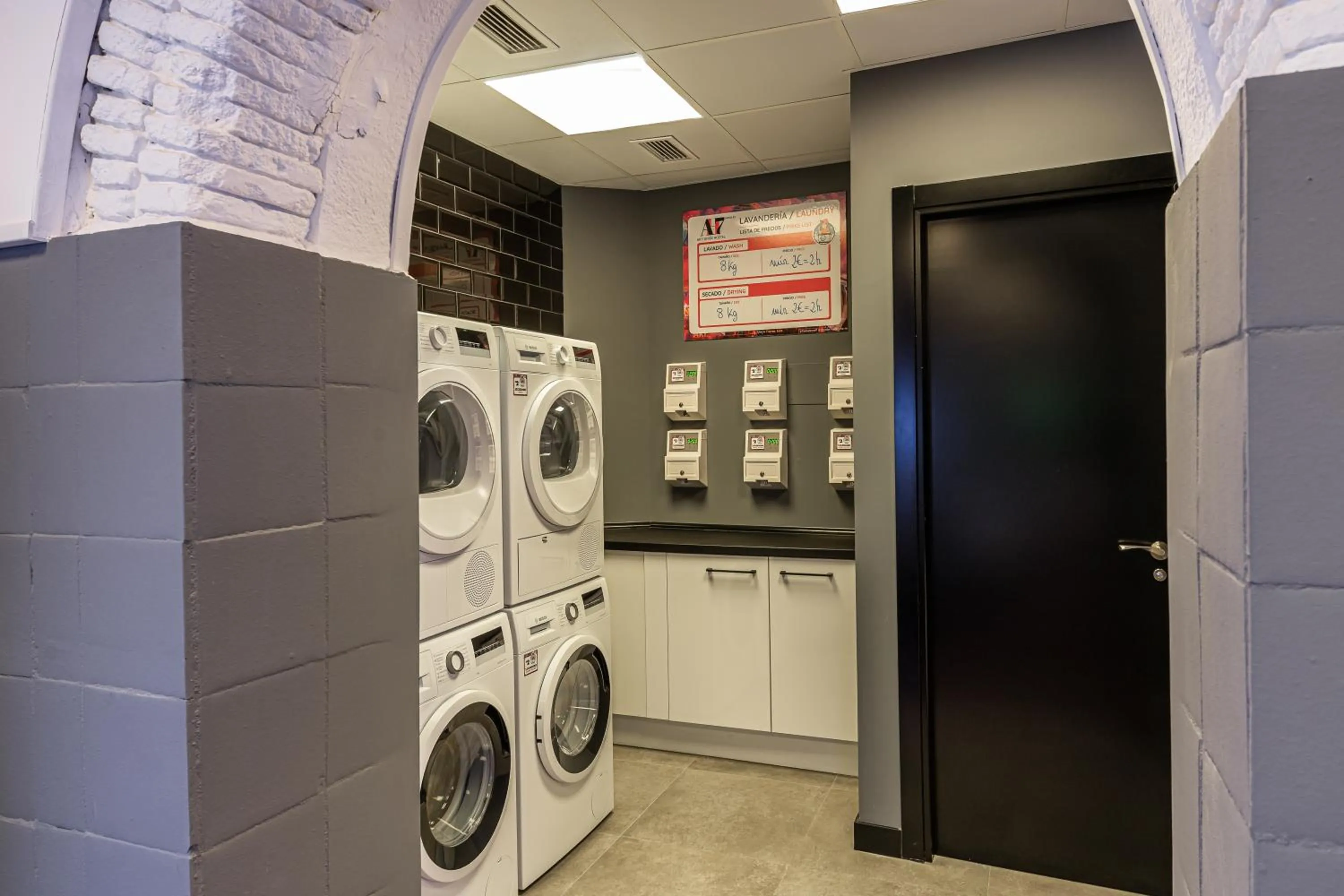 Art Seven Hostel Capsules