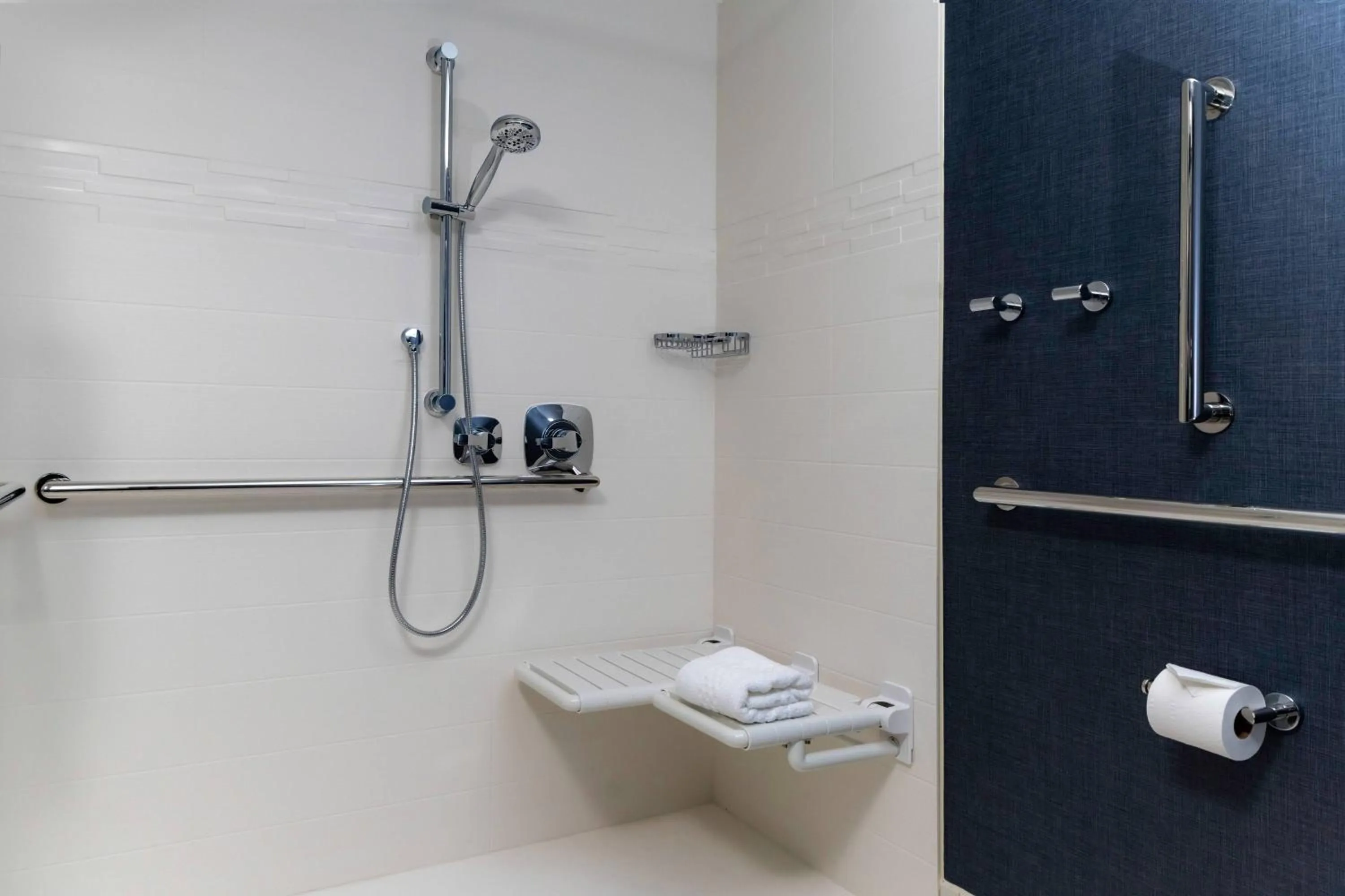 Bathroom in Residence Inn Franklin Berry Farms