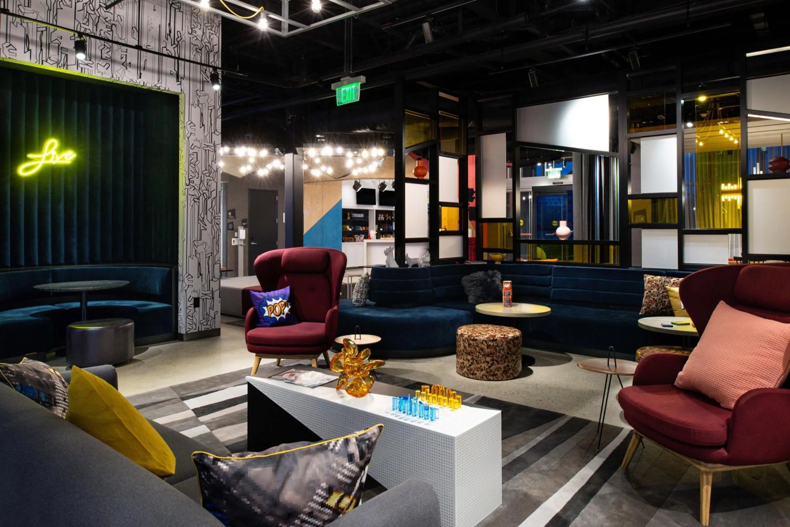 Lobby or reception in Aloft Charlotte Airport