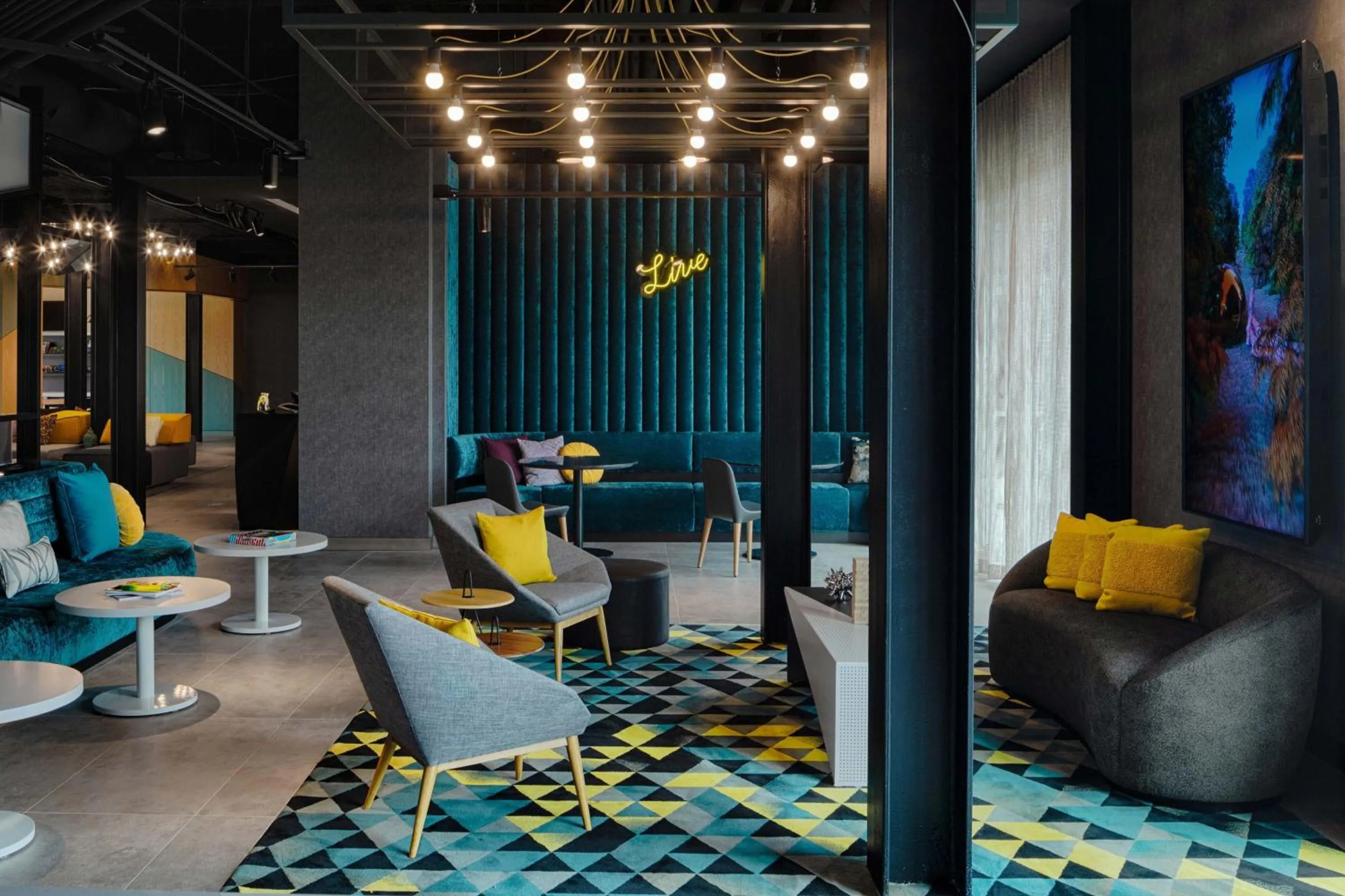 Lounge or bar in Aloft Columbus