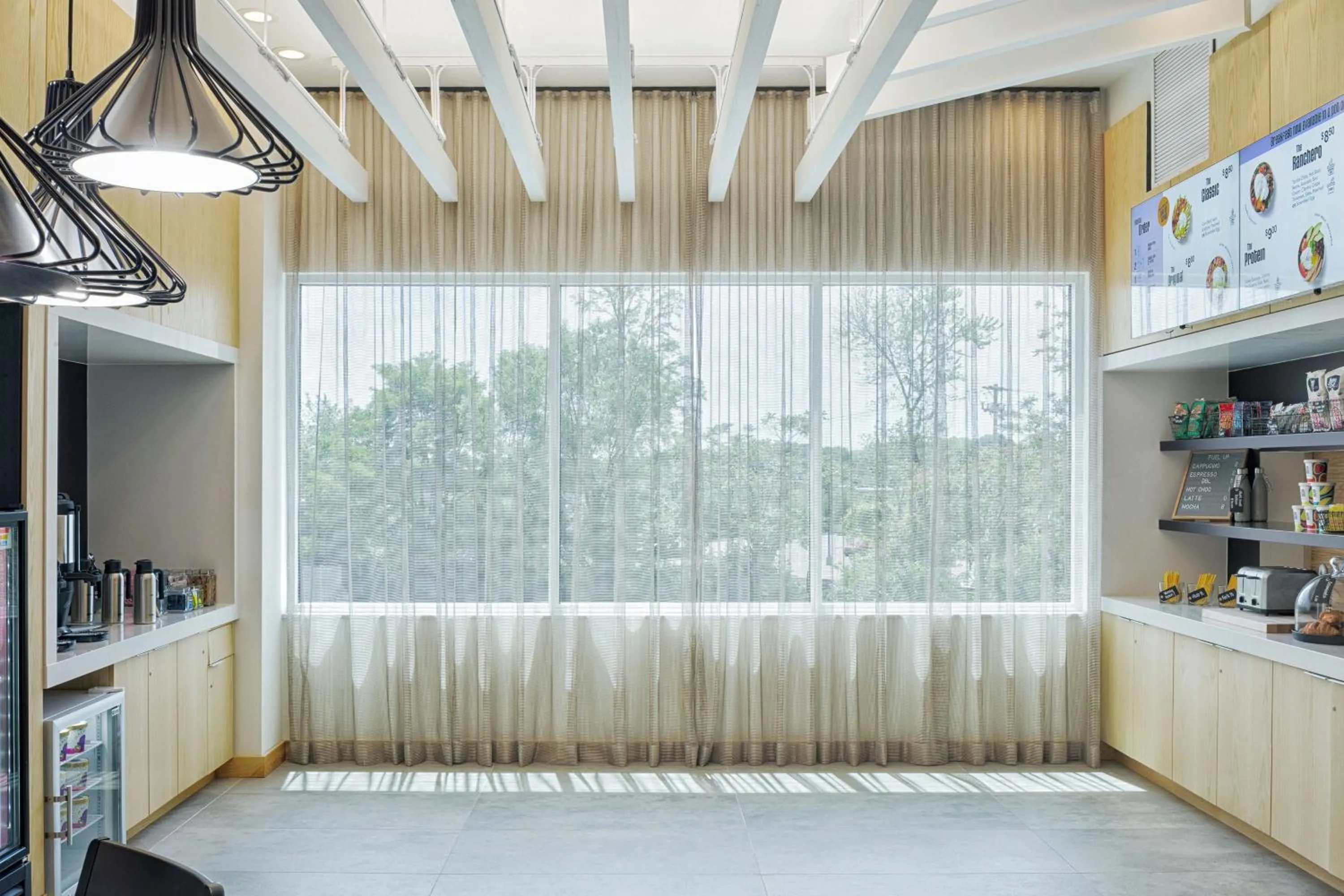 Restaurant/places to eat in Aloft Columbus