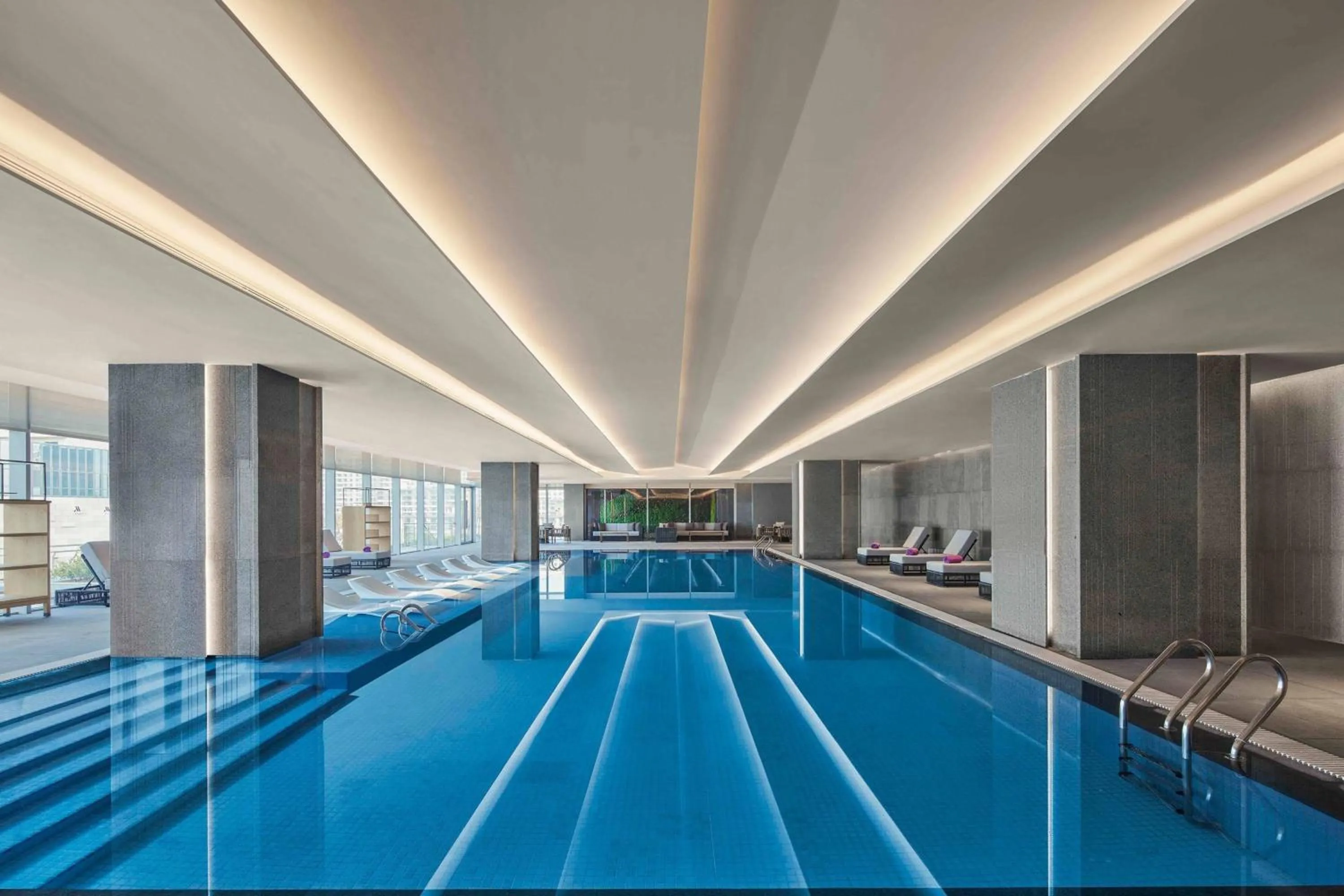 Swimming pool in Jiaxing Marriott Hotel