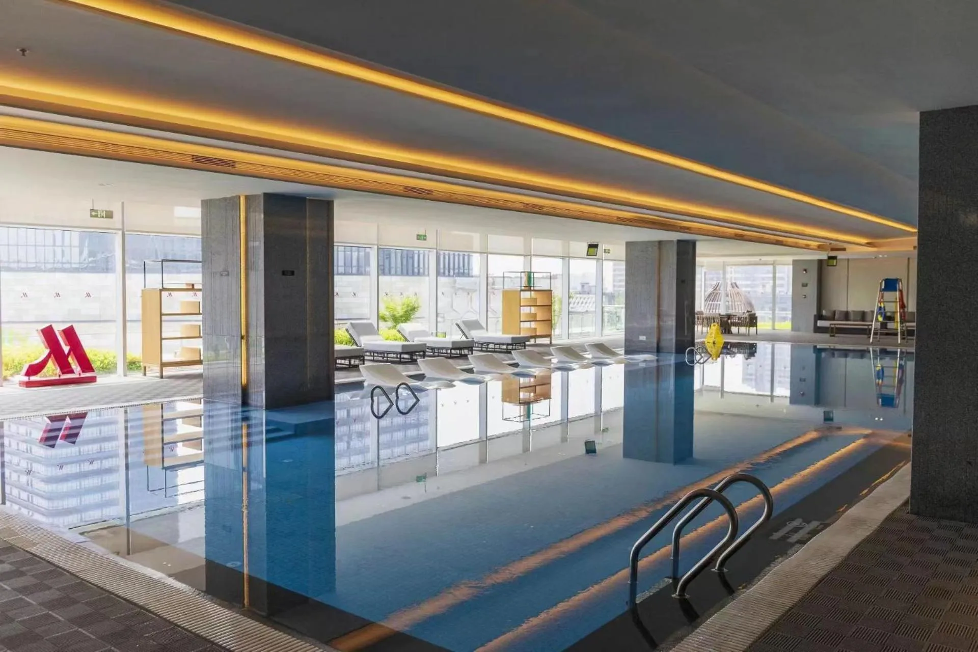 Swimming pool in Jiaxing Marriott Hotel