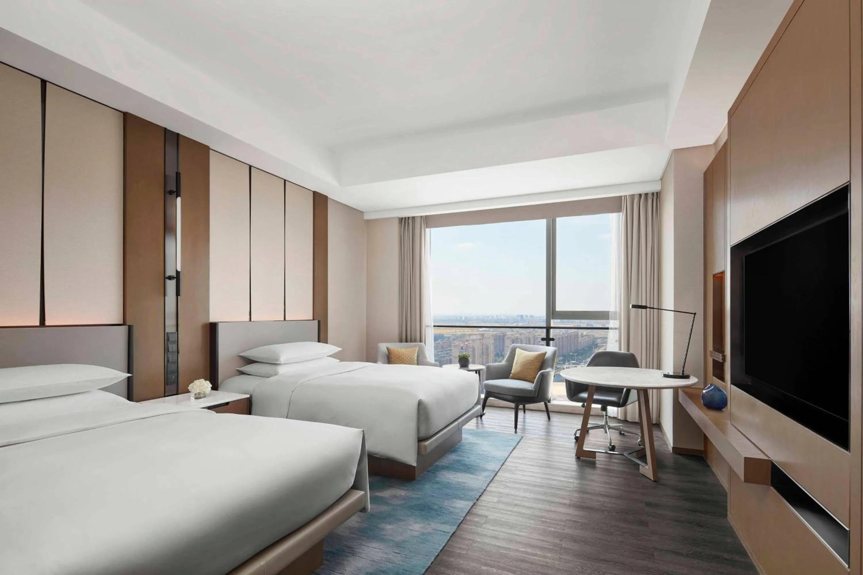 Photo of the whole room, Bed in Jiaxing Marriott Hotel