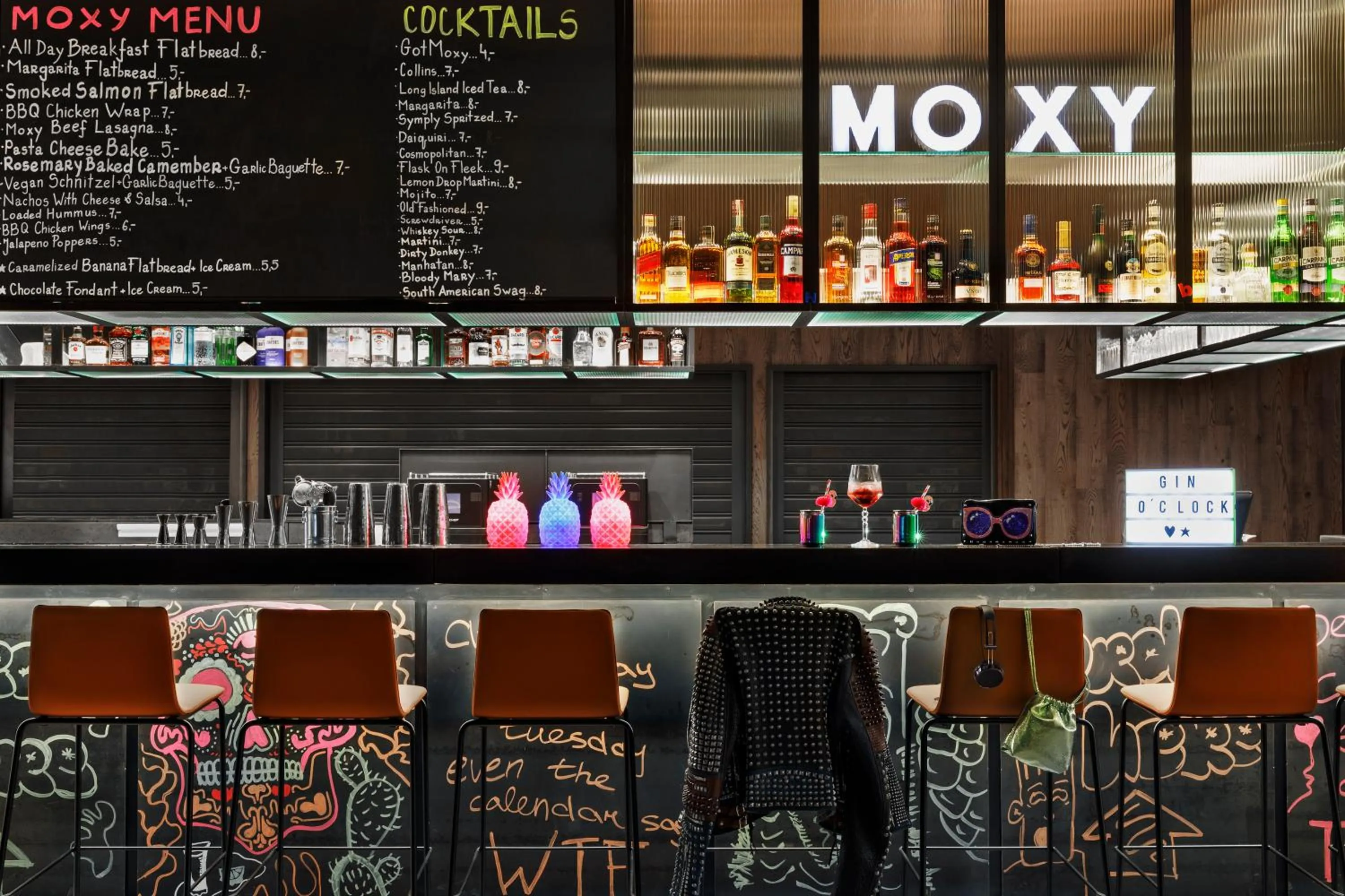 Lounge or bar in Moxy Kaunas Center