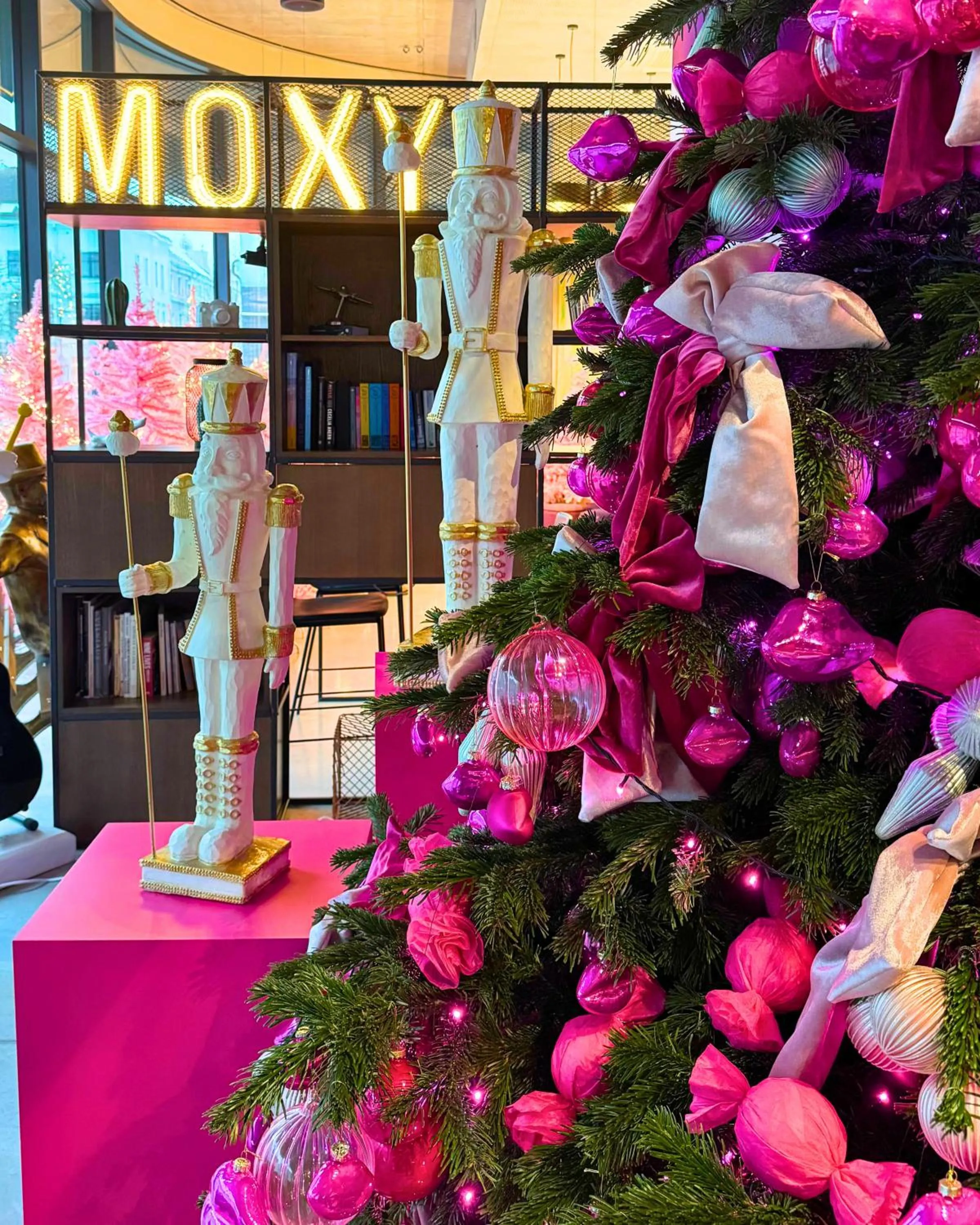 Restaurant/places to eat in Moxy Kaunas Center