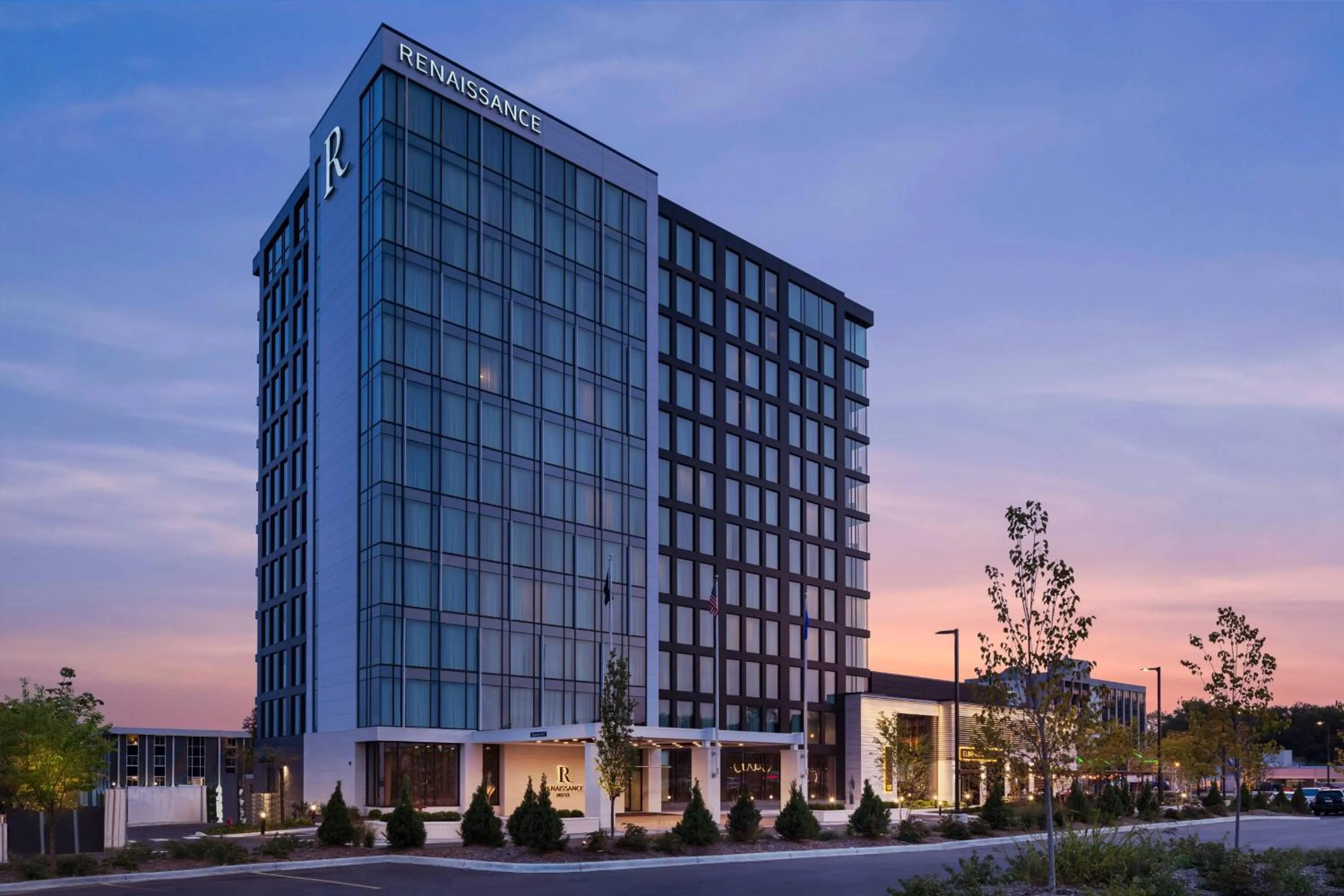 Property building in Renaissance Milwaukee West Hotel