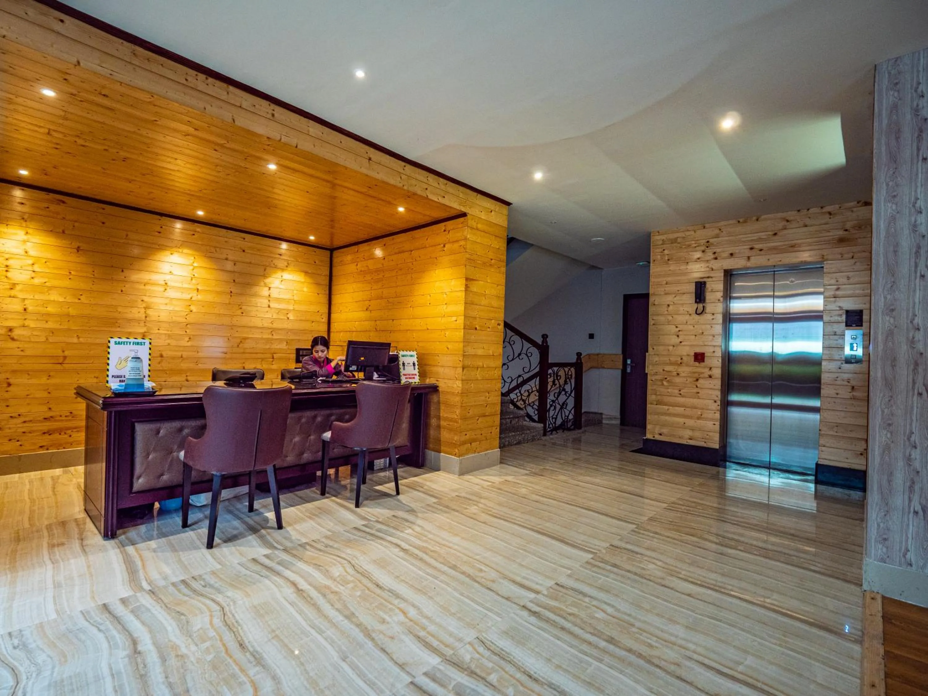 Lobby or reception in Sumitel Shangrila