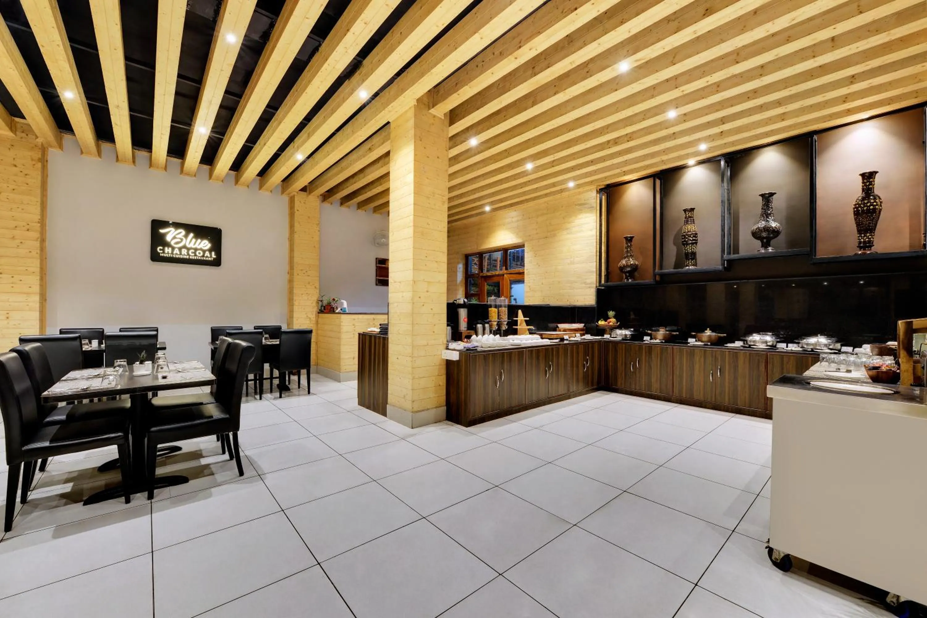 Restaurant/places to eat in Sumitel Shangrila