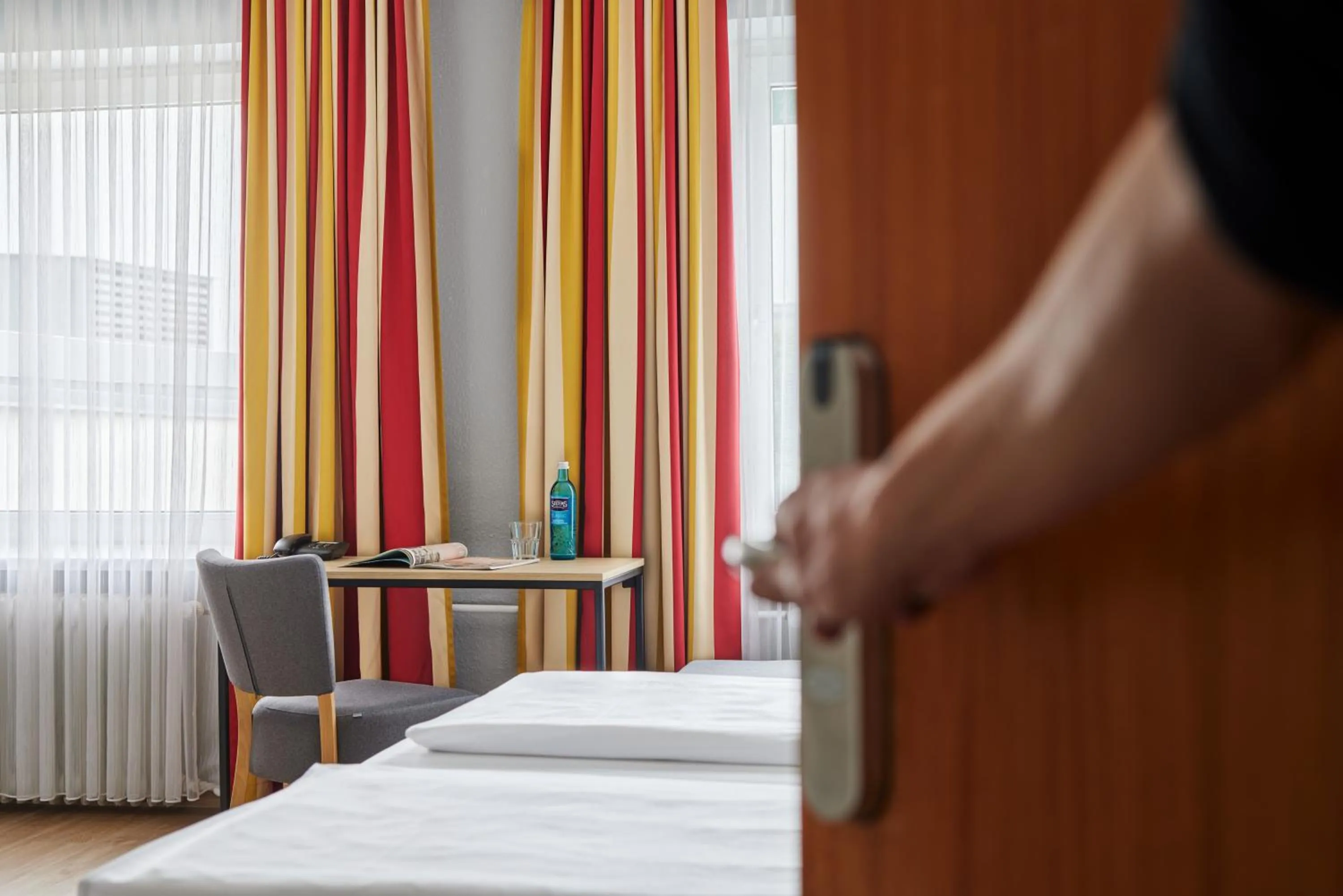 Photo of the whole room, Bed in Hotel Central Hamburg