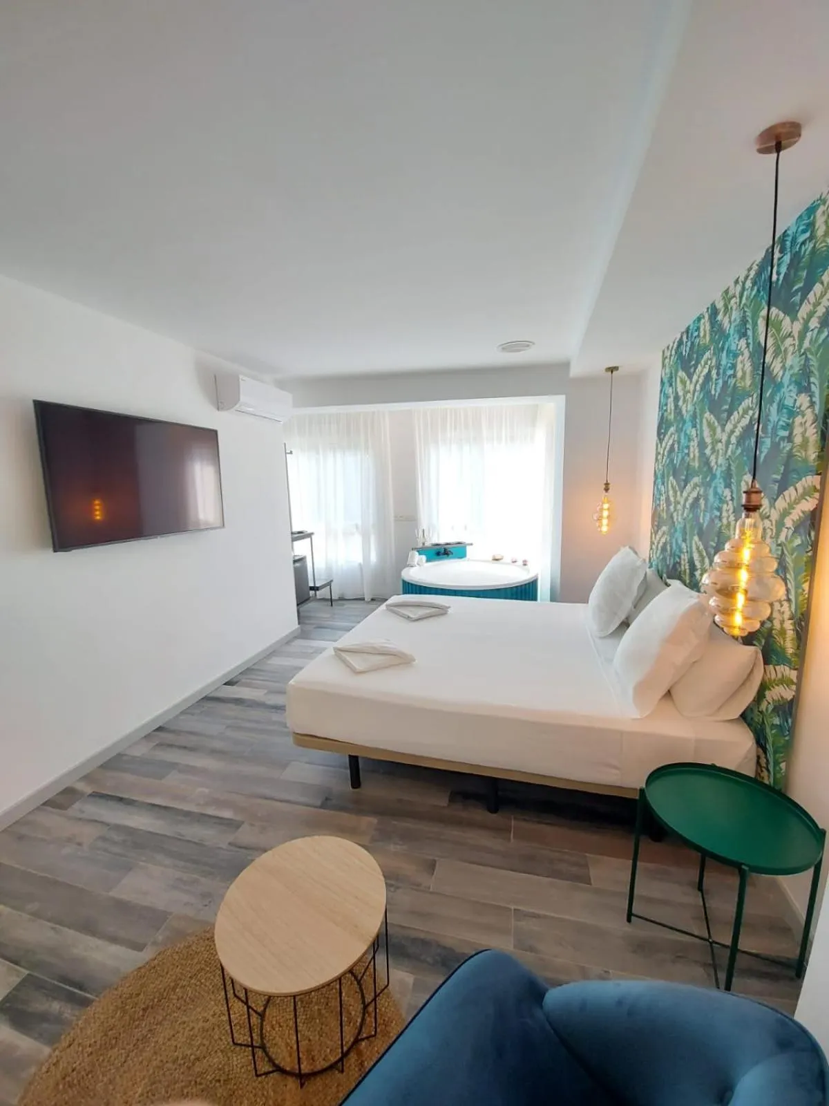 TV and multimedia, Bed in Reina Victoria Prado Sastre