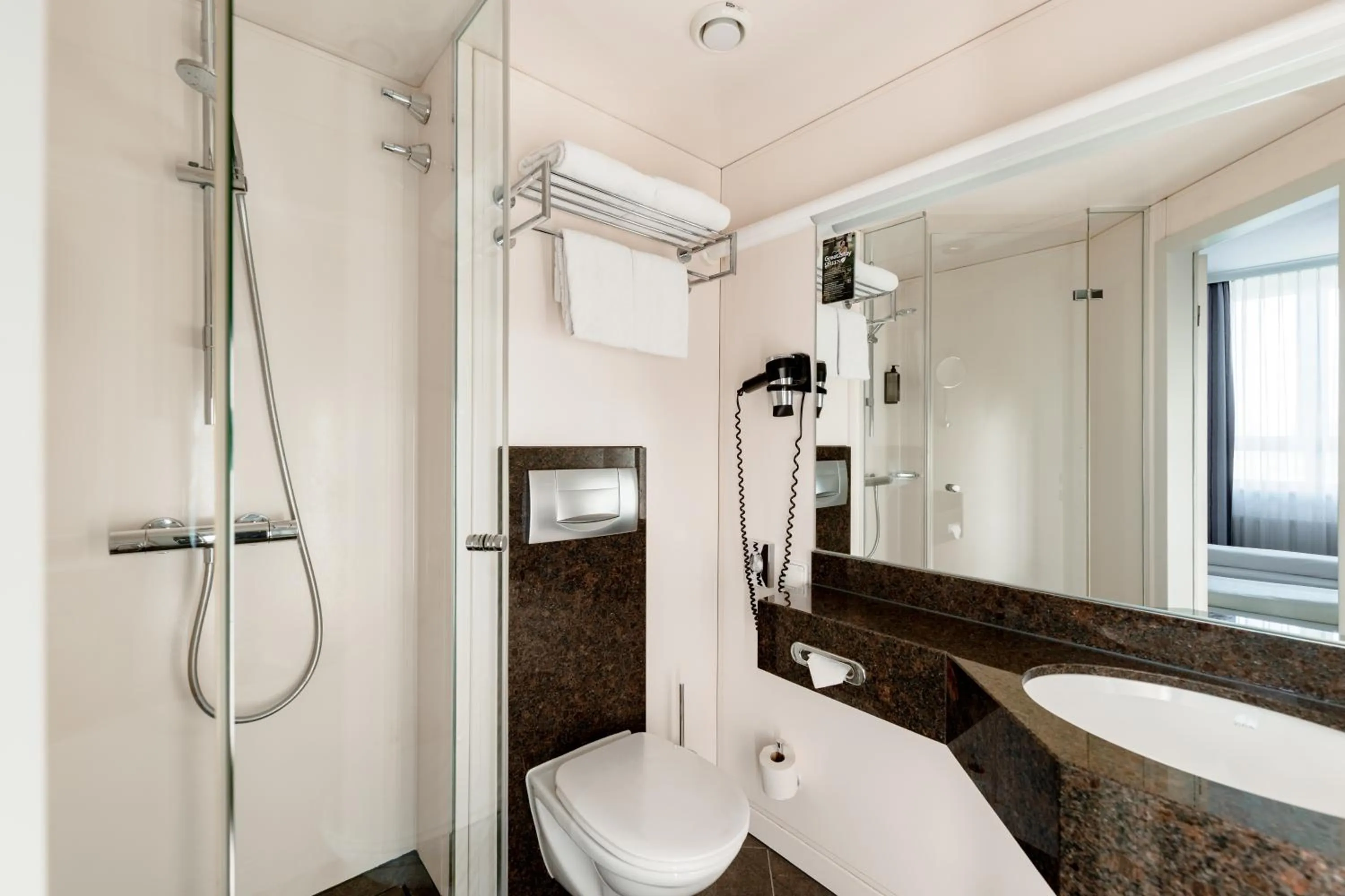 Bathroom in Rugs Hotel Augsburg City