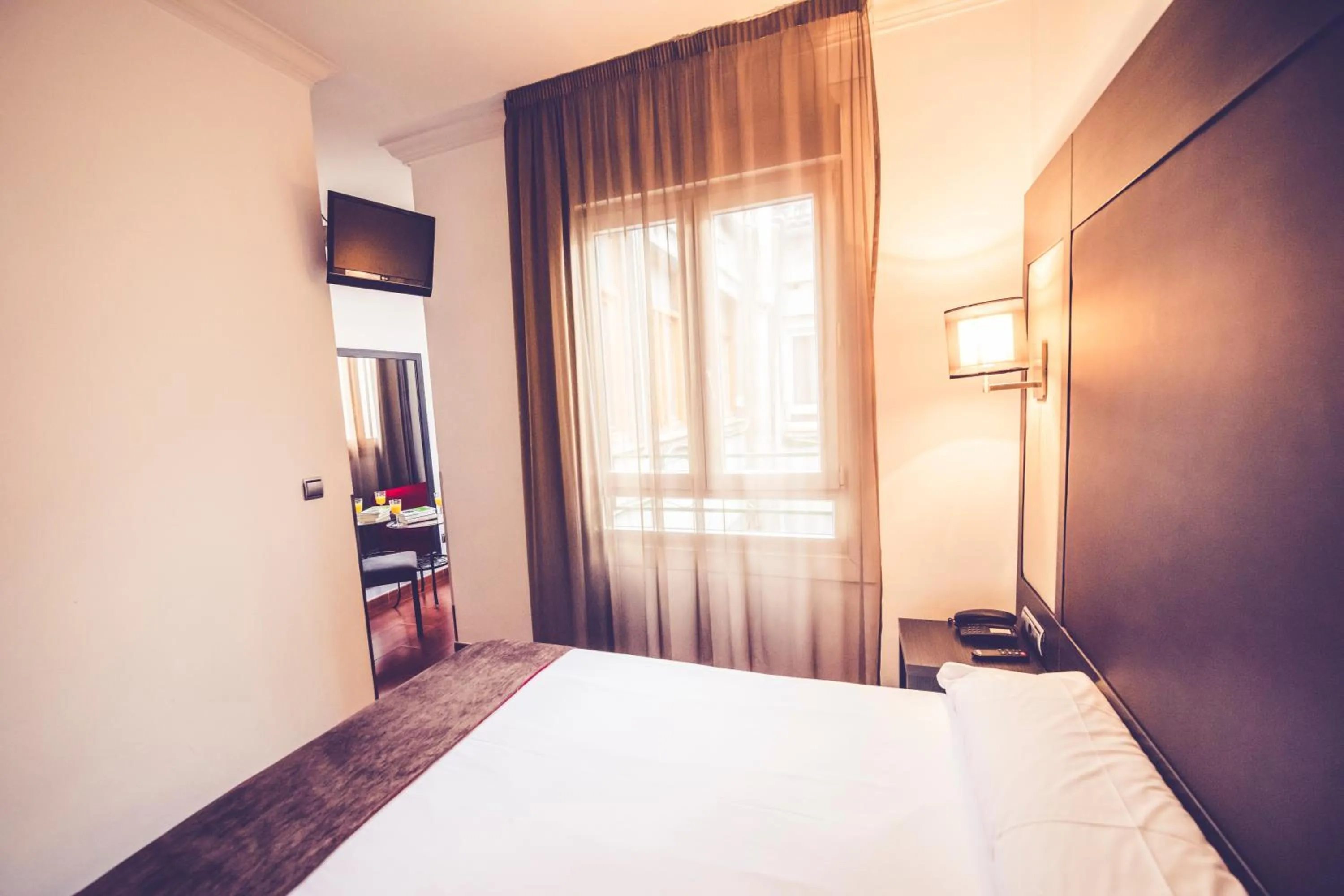 Bed in Hostal Sol Los Angeles