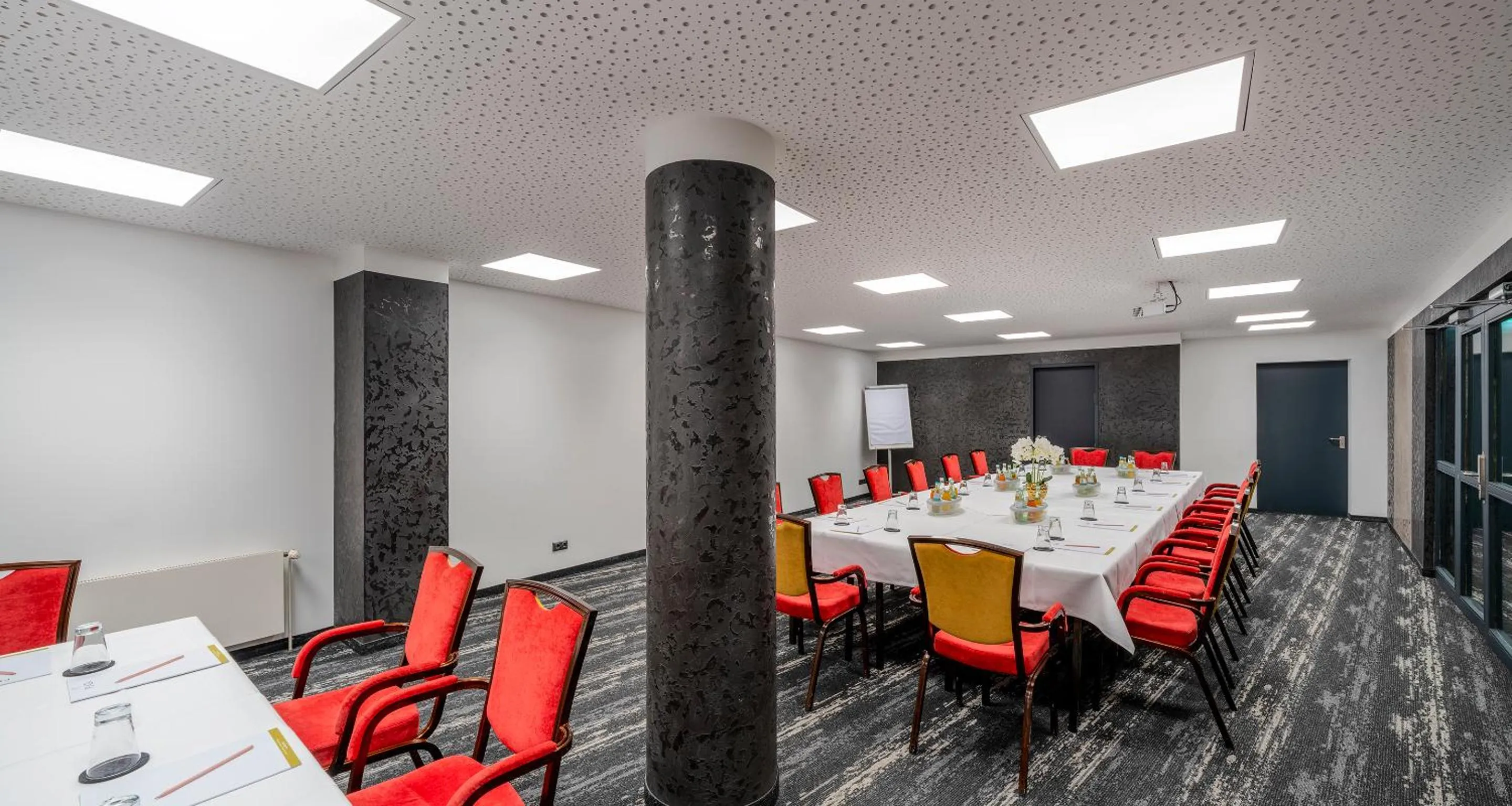 Meeting/conference room in PLAZA Premium Schwerin Sure Hotel Collection by Best Western