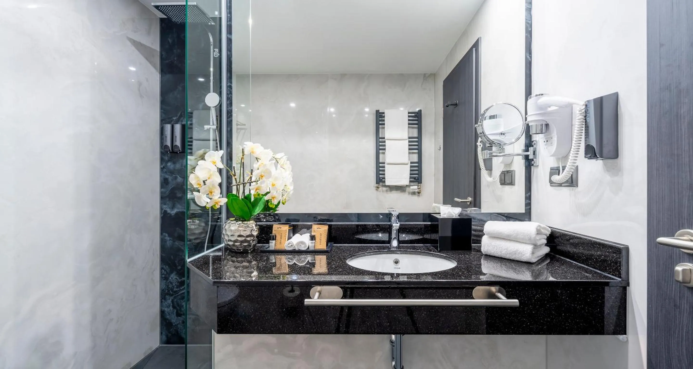 Bathroom in PLAZA Premium Schwerin Sure Hotel Collection by Best Western