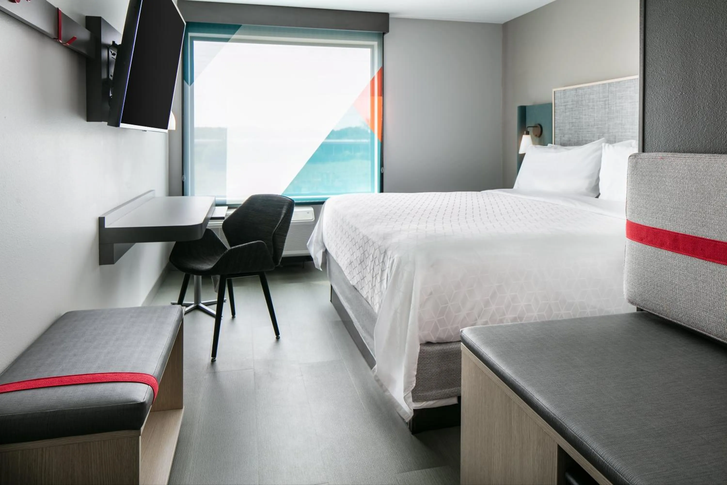 Photo of the whole room, Bed in Avid Hotels - Roseville - Minneapolis North by IHG