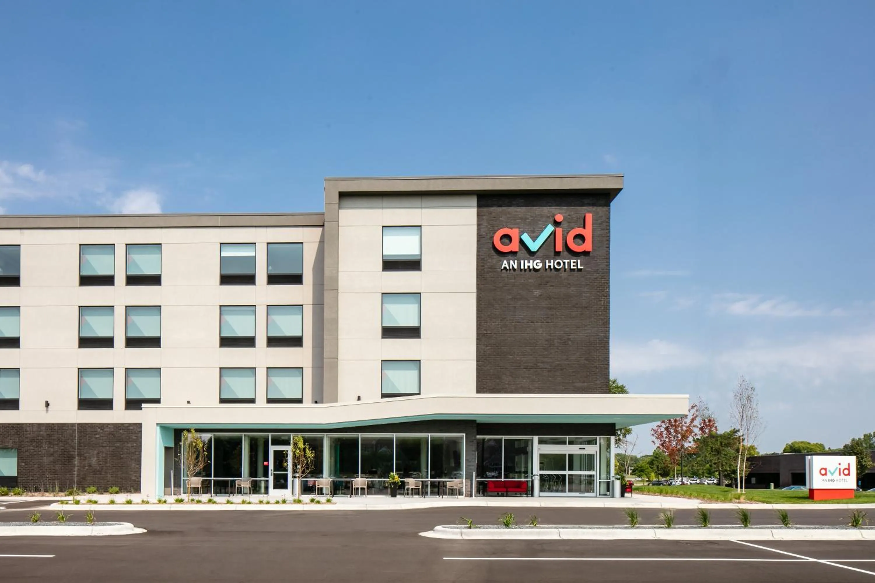 Property building in Avid Hotels - Roseville - Minneapolis North by IHG