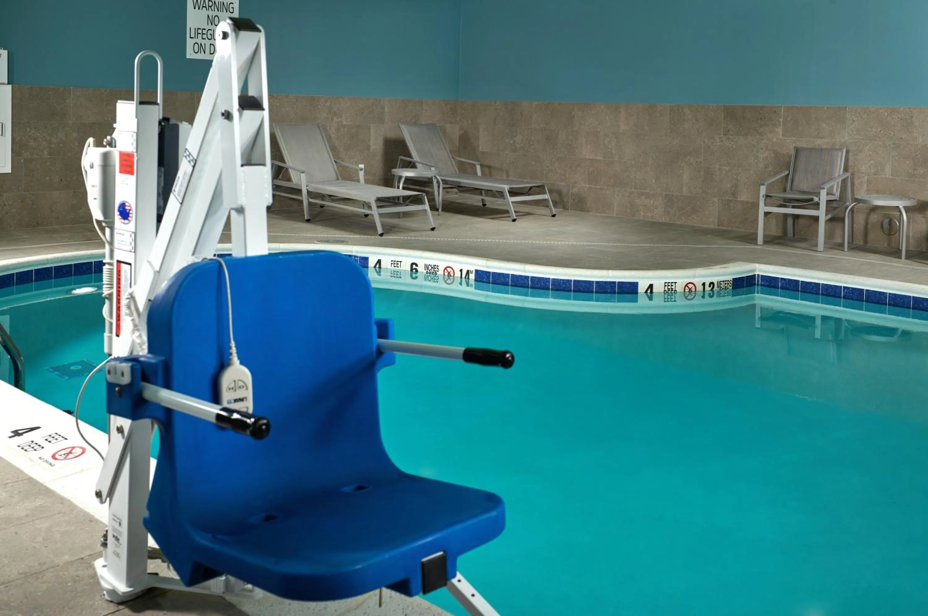Swimming pool in Holiday Inn Express Amherst - Lockport by IHG