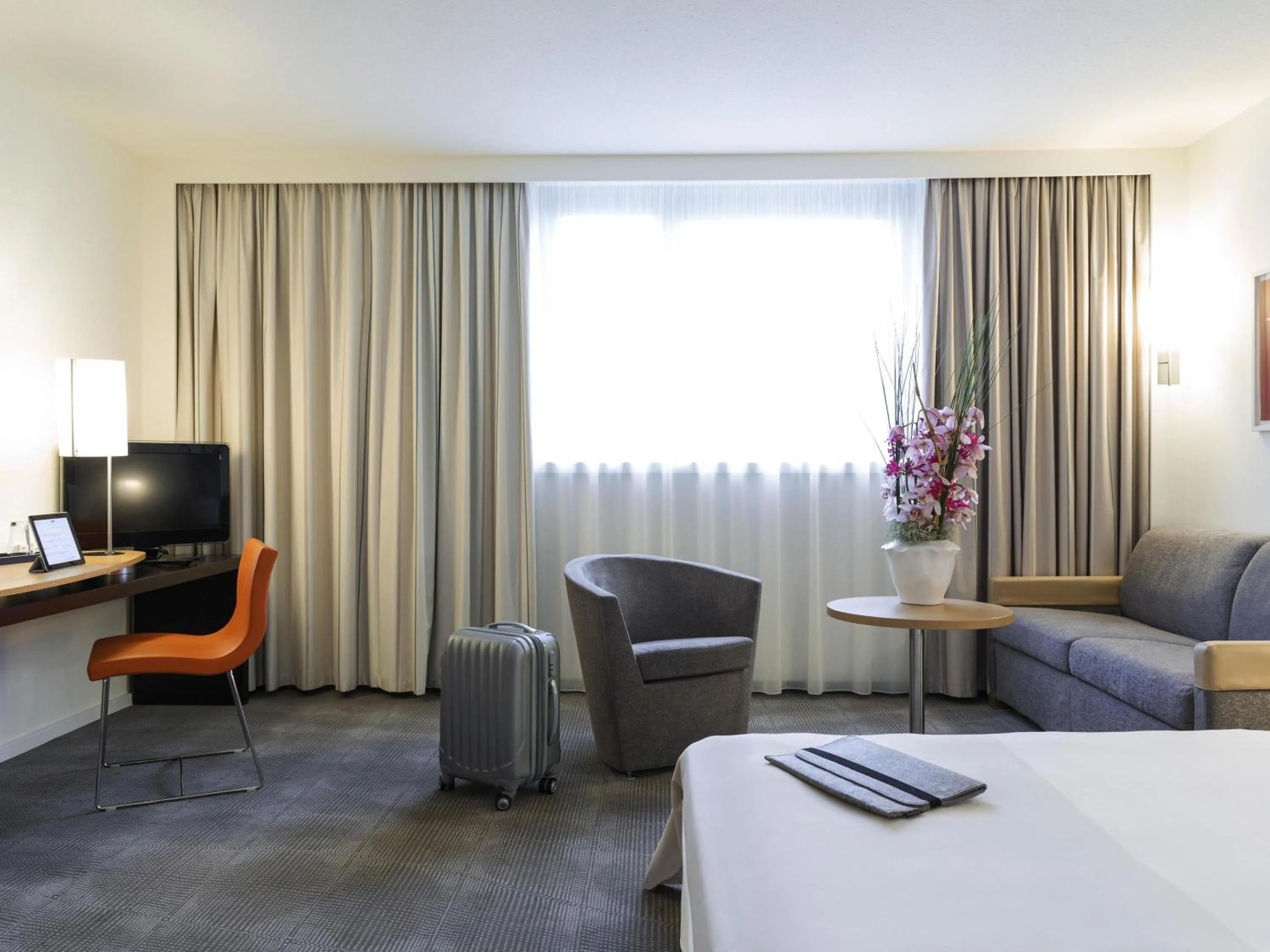 Bedroom in Novotel Frankfurt City