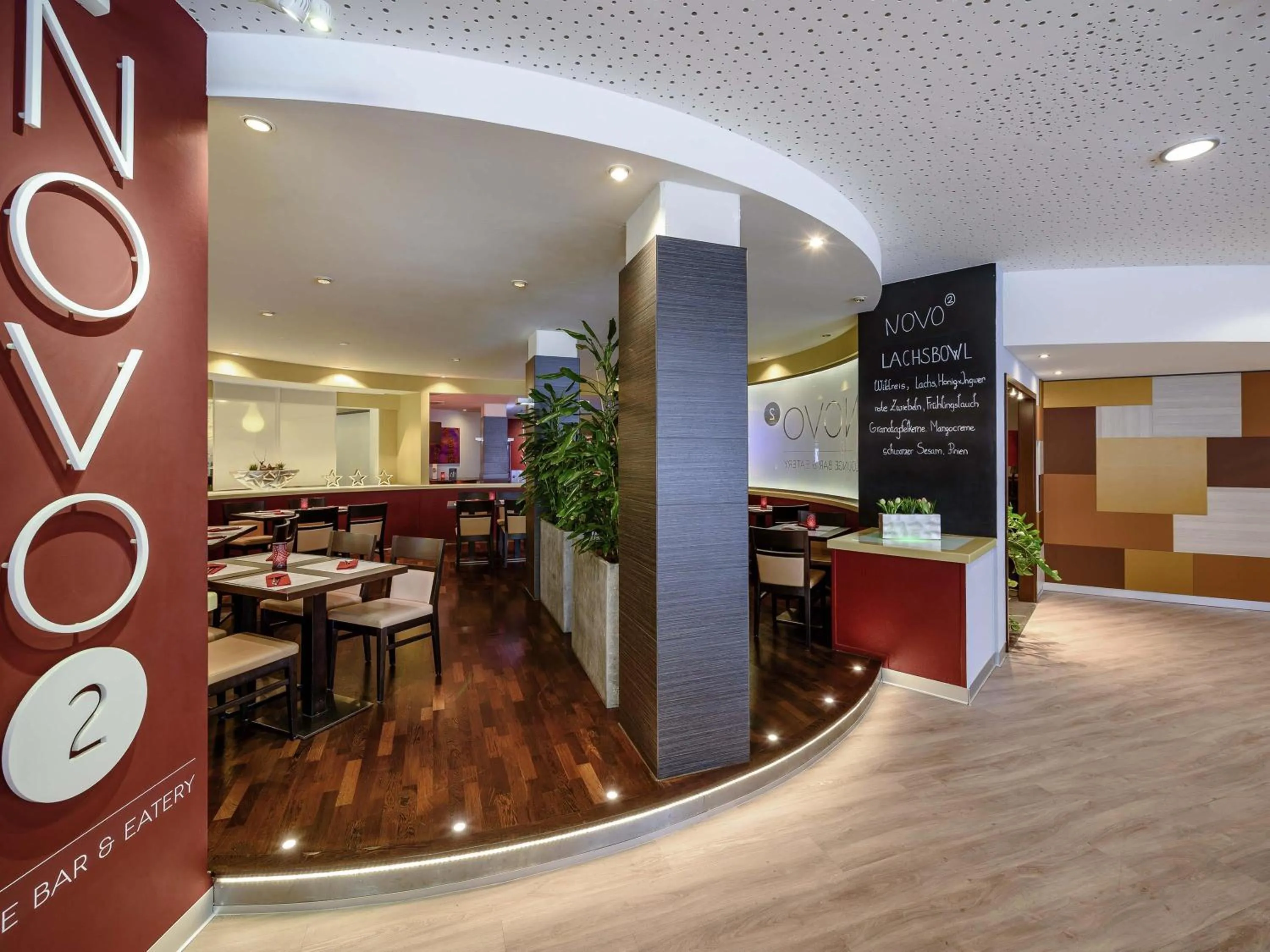 Restaurant/places to eat in Novotel Frankfurt City