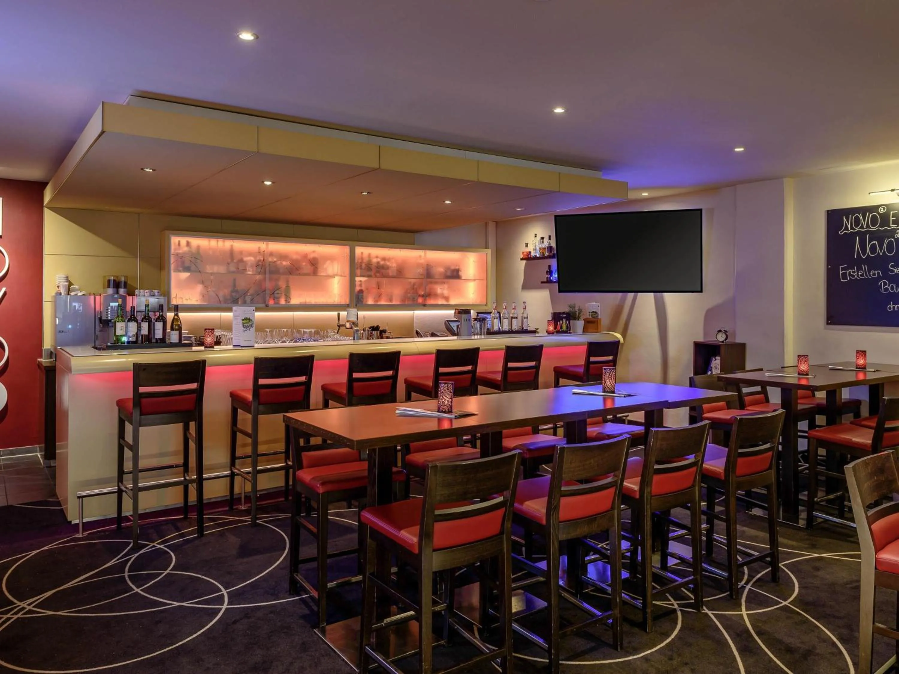 Lounge or bar in Novotel Frankfurt City