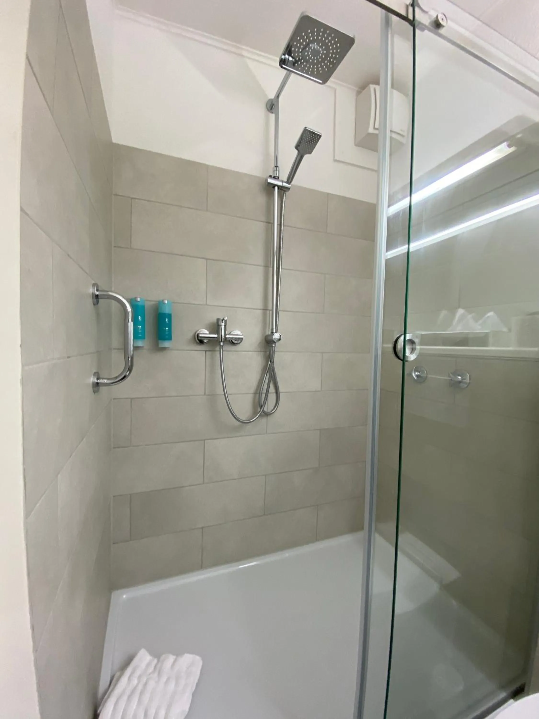 Bathroom in Hotel Flensburger Hof