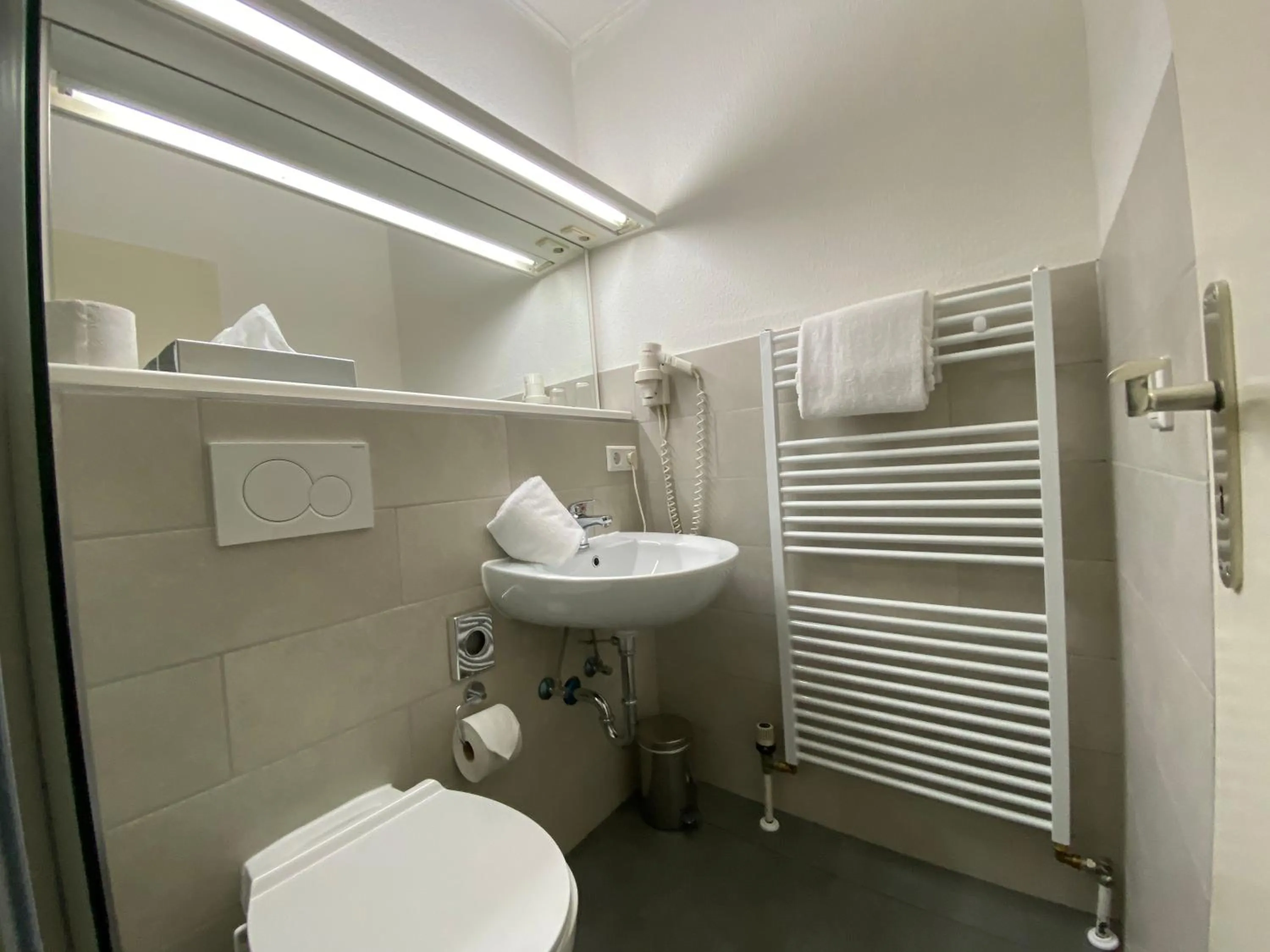 Bathroom in Hotel Flensburger Hof