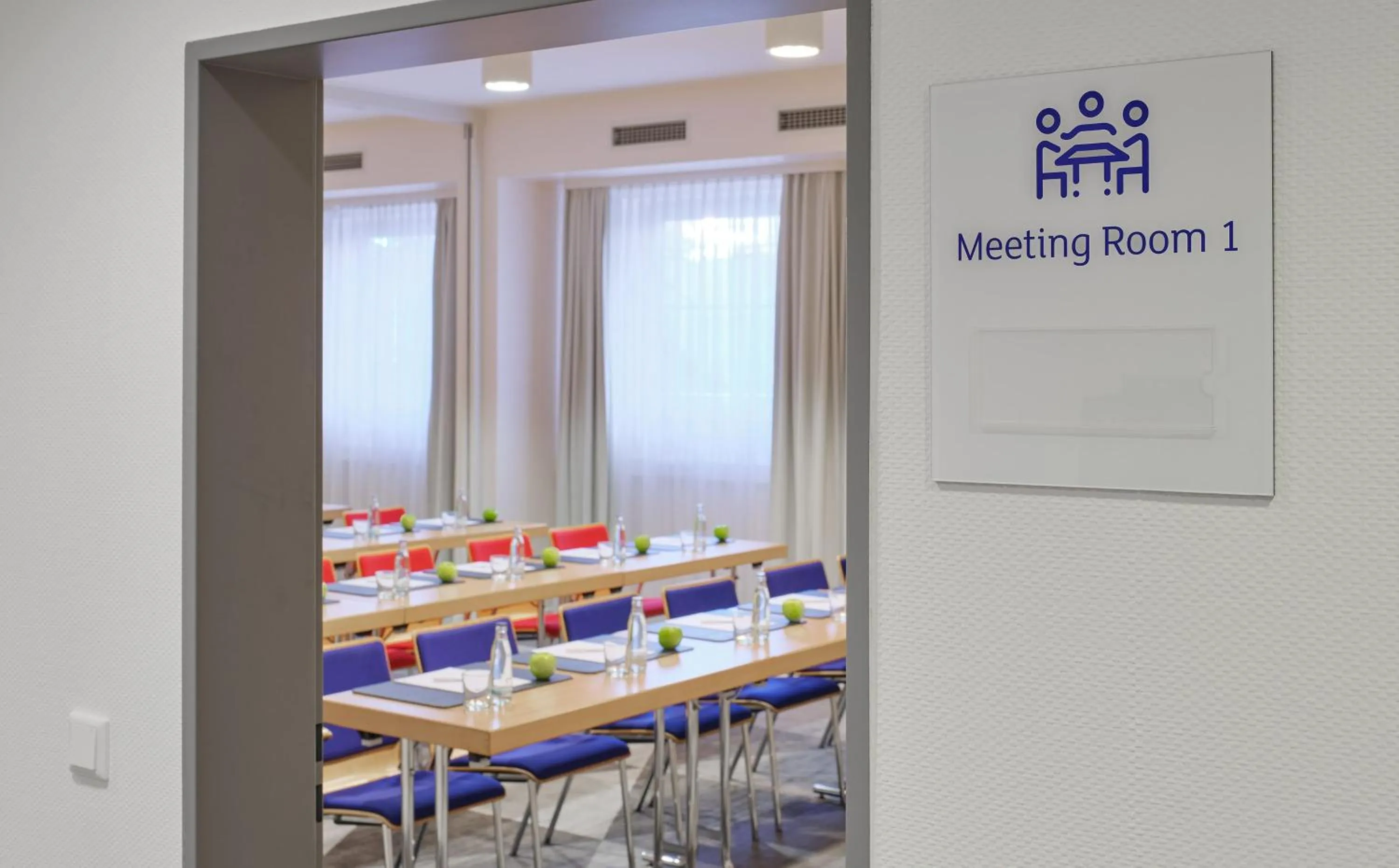 Meeting/conference room in Holiday Inn Express Frankfurt Airport by IHG