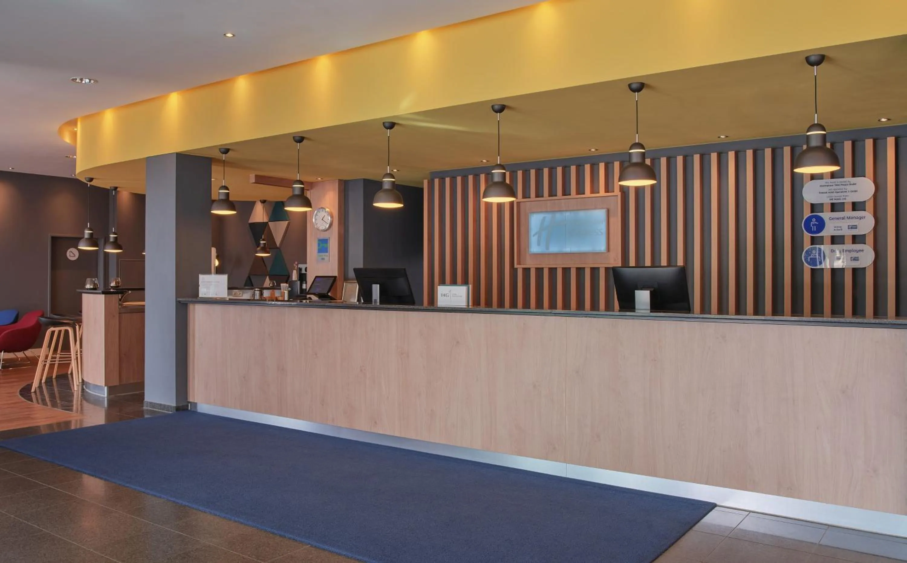 Lobby or reception in Holiday Inn Express Frankfurt Airport by IHG