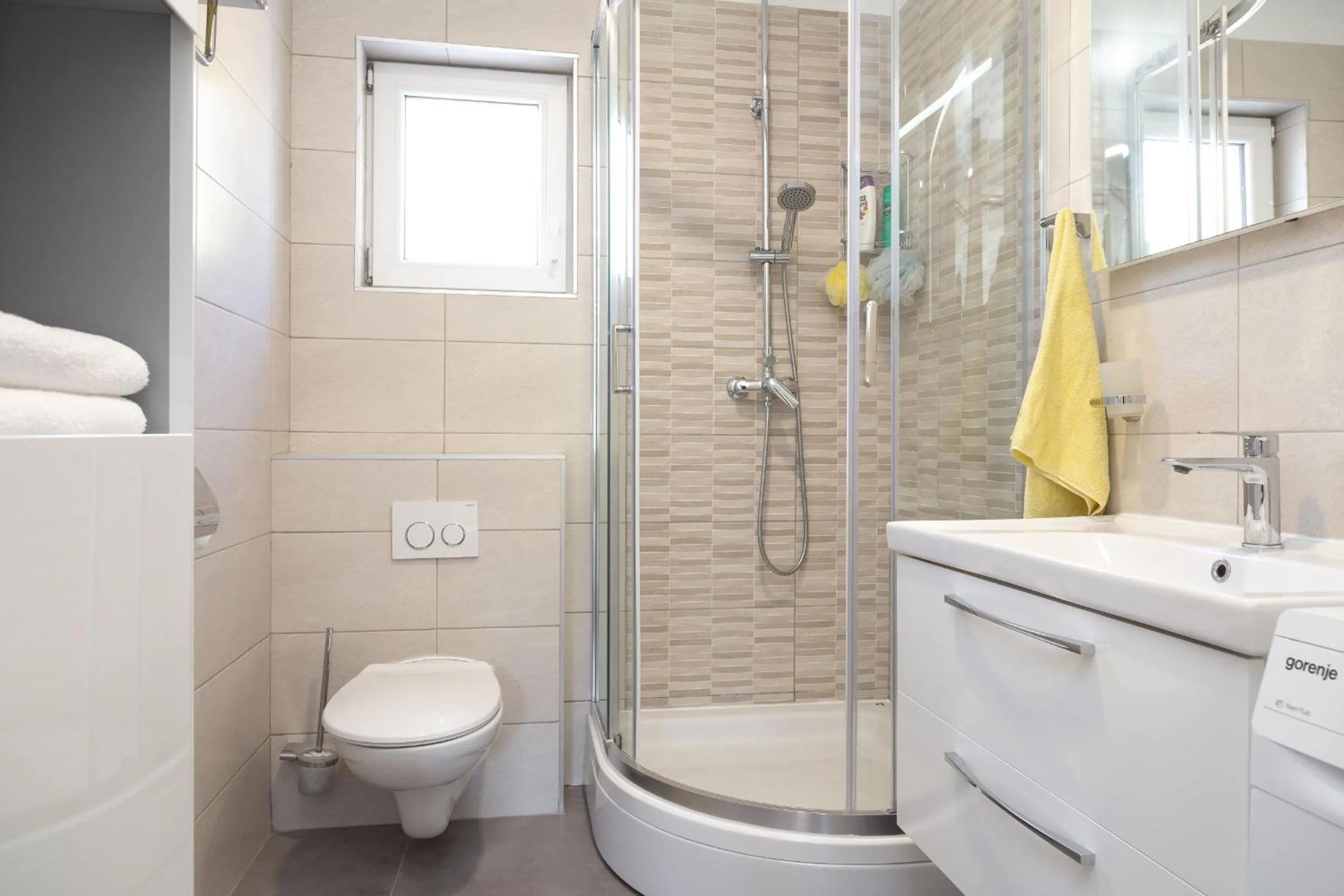 Toilet in Olive Eden Holiday Home